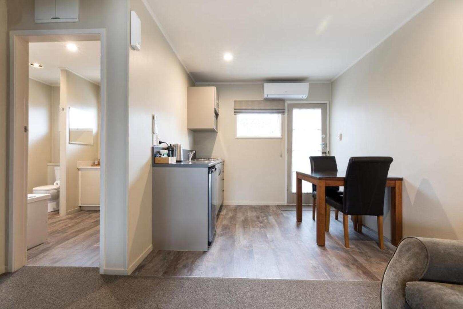 Colonial Court Motor Inn