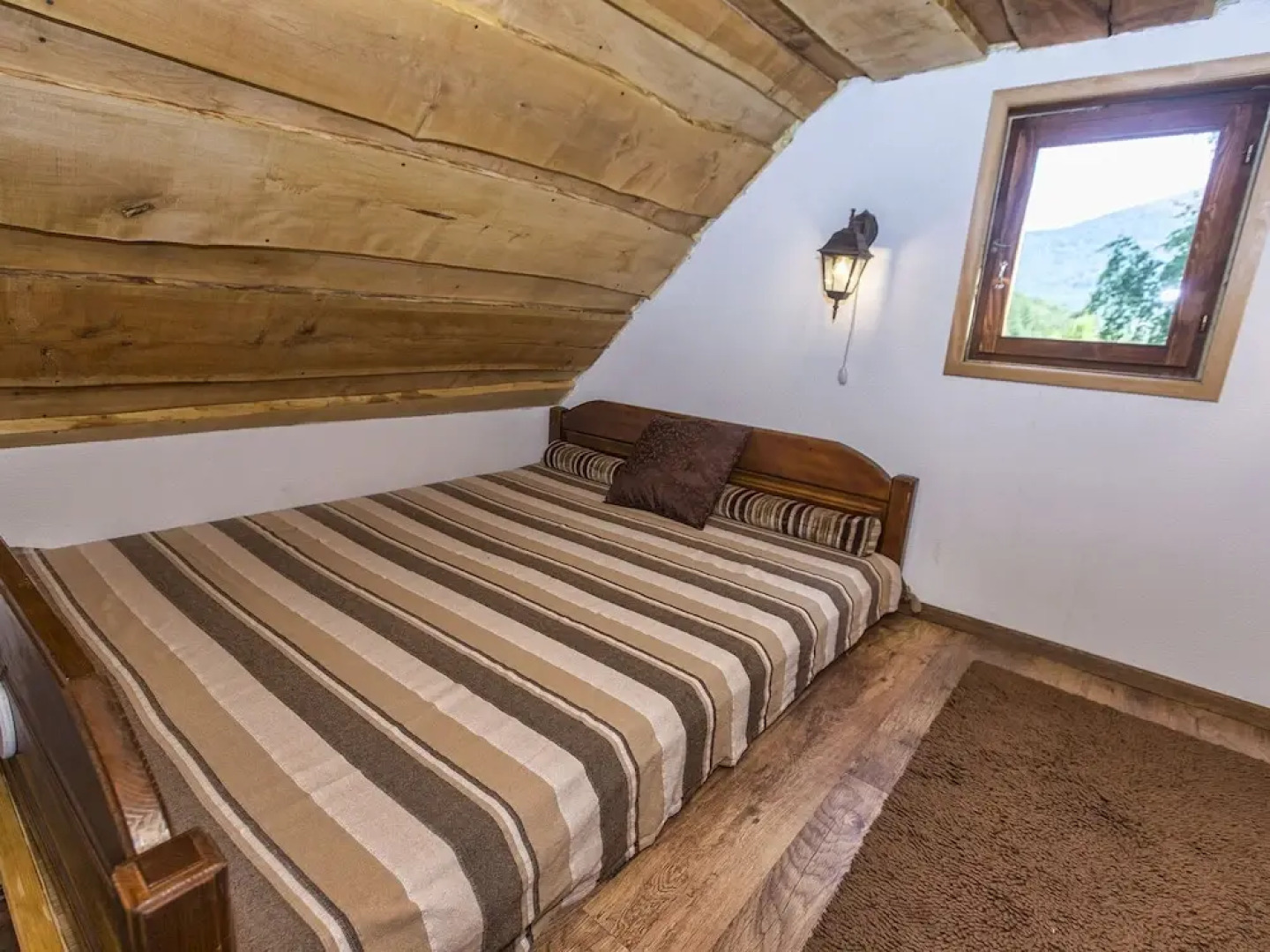 Rural House With Splendid Mountains View, 2 Terraces, Nice Veranda Lovely Garden