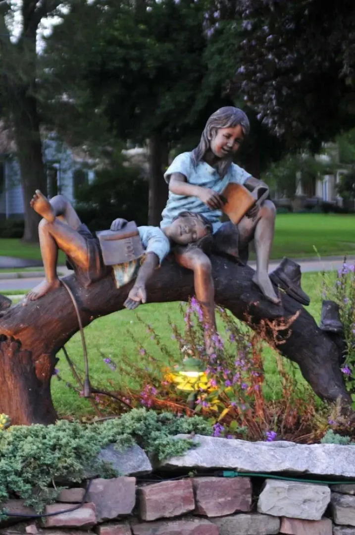 Lockport Inn & Suites