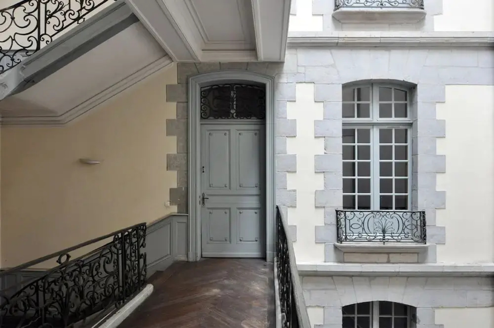 Temporesidence - Amiraute royale