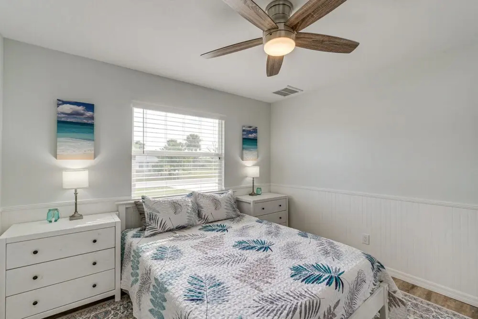 Stylish Bokeelia Home: Deck & Outdoor Dining Area!