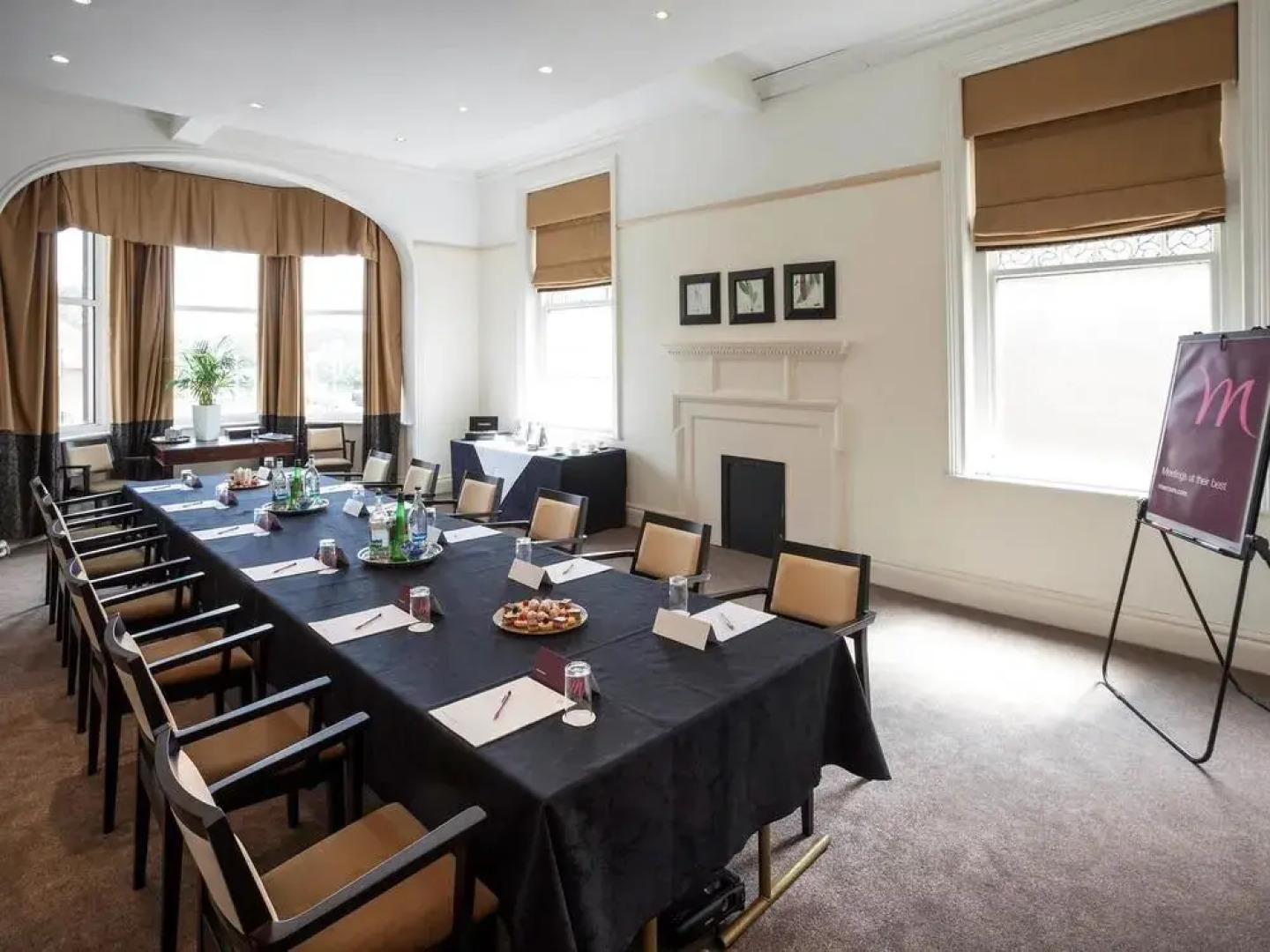 Mercure Farnham Bush Hotel