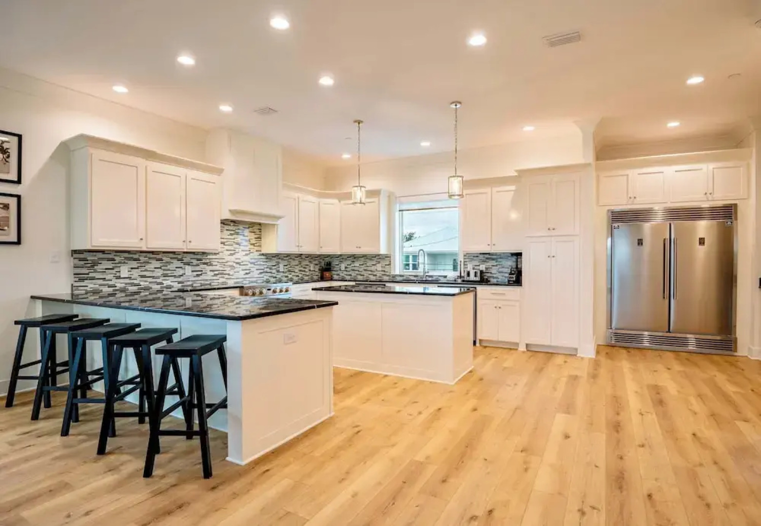 8 Bed 9 Bath Private Pool Grill Walk to Beach