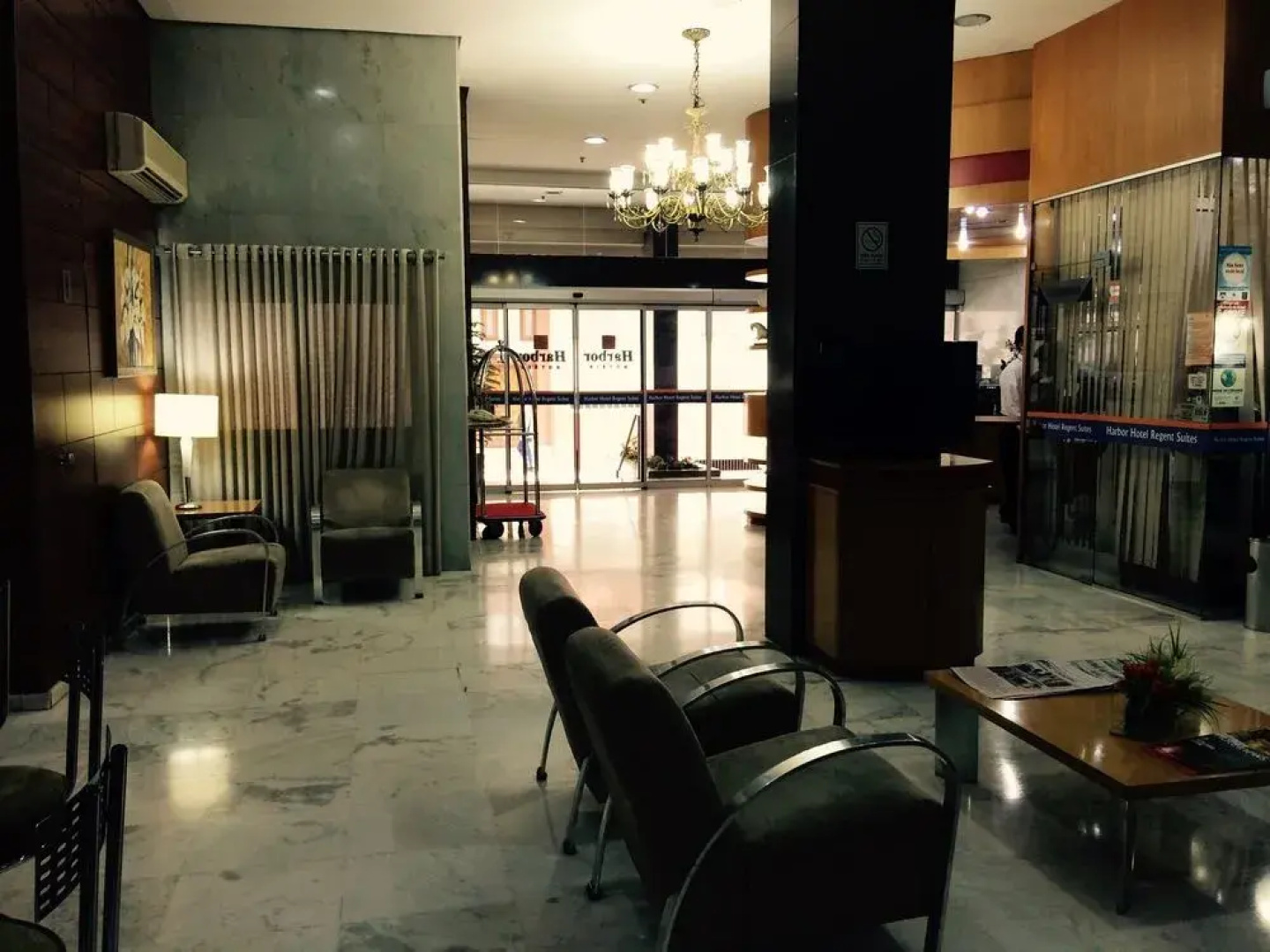 Harbor Regent Suites
