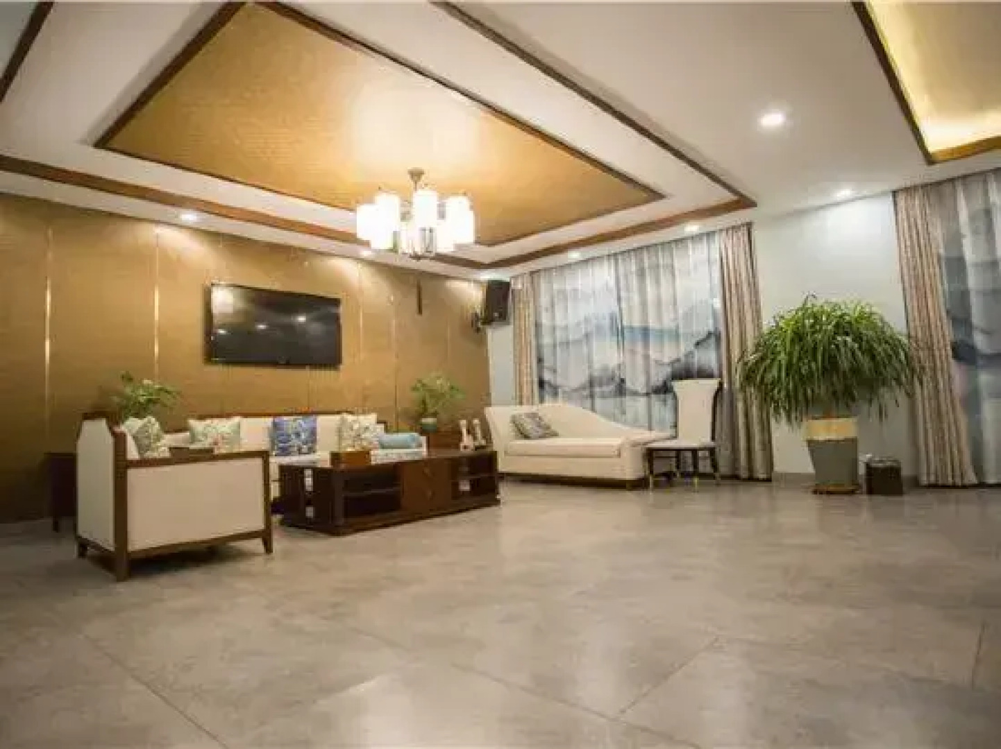 Great Wall Holiday Hotel