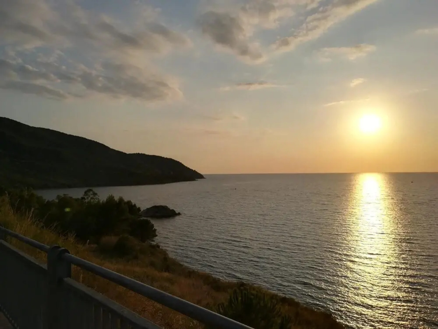 Studio in Ogliastro Cilento, With Wonderful sea View, Enclosed Garden and Wifi Near the Beach