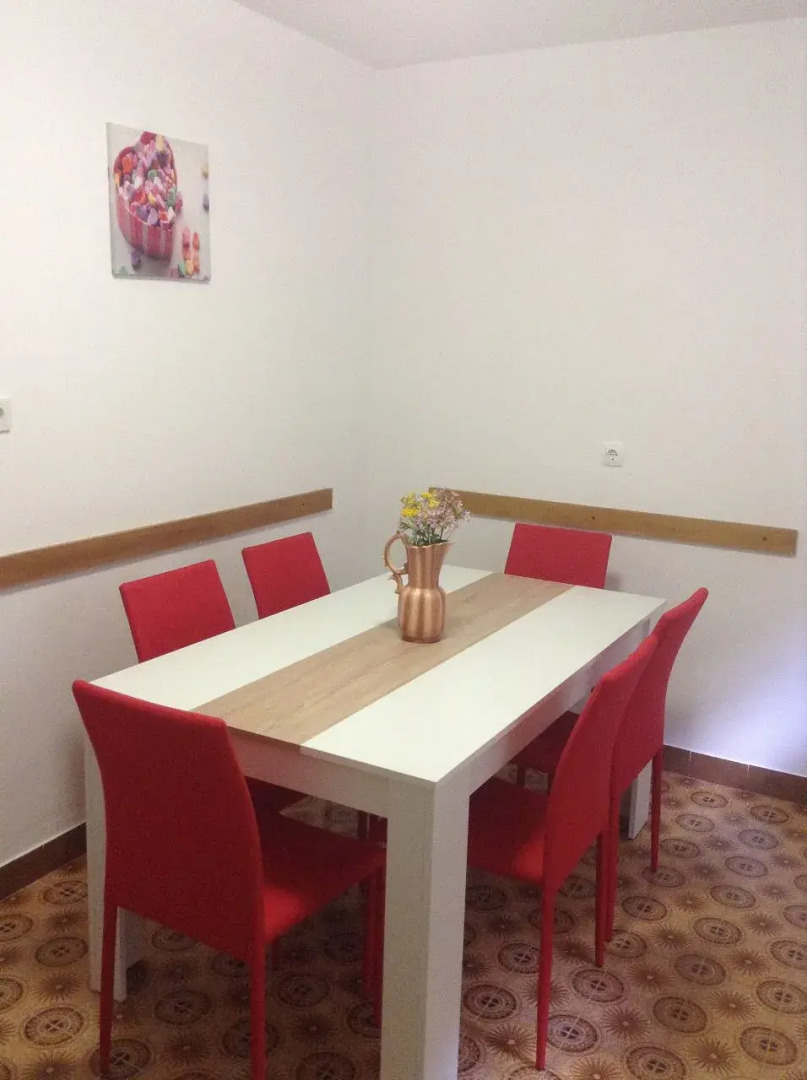 Apartment Bila - 15m from the sea: A1 Tisno, Island Murter