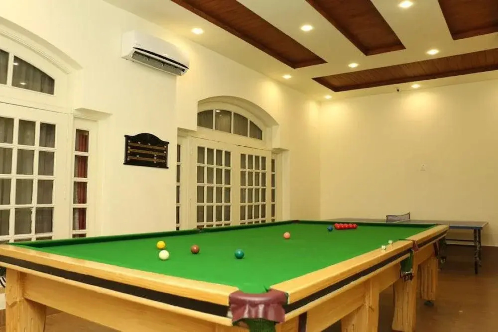 Garvaish Luxury Hotel