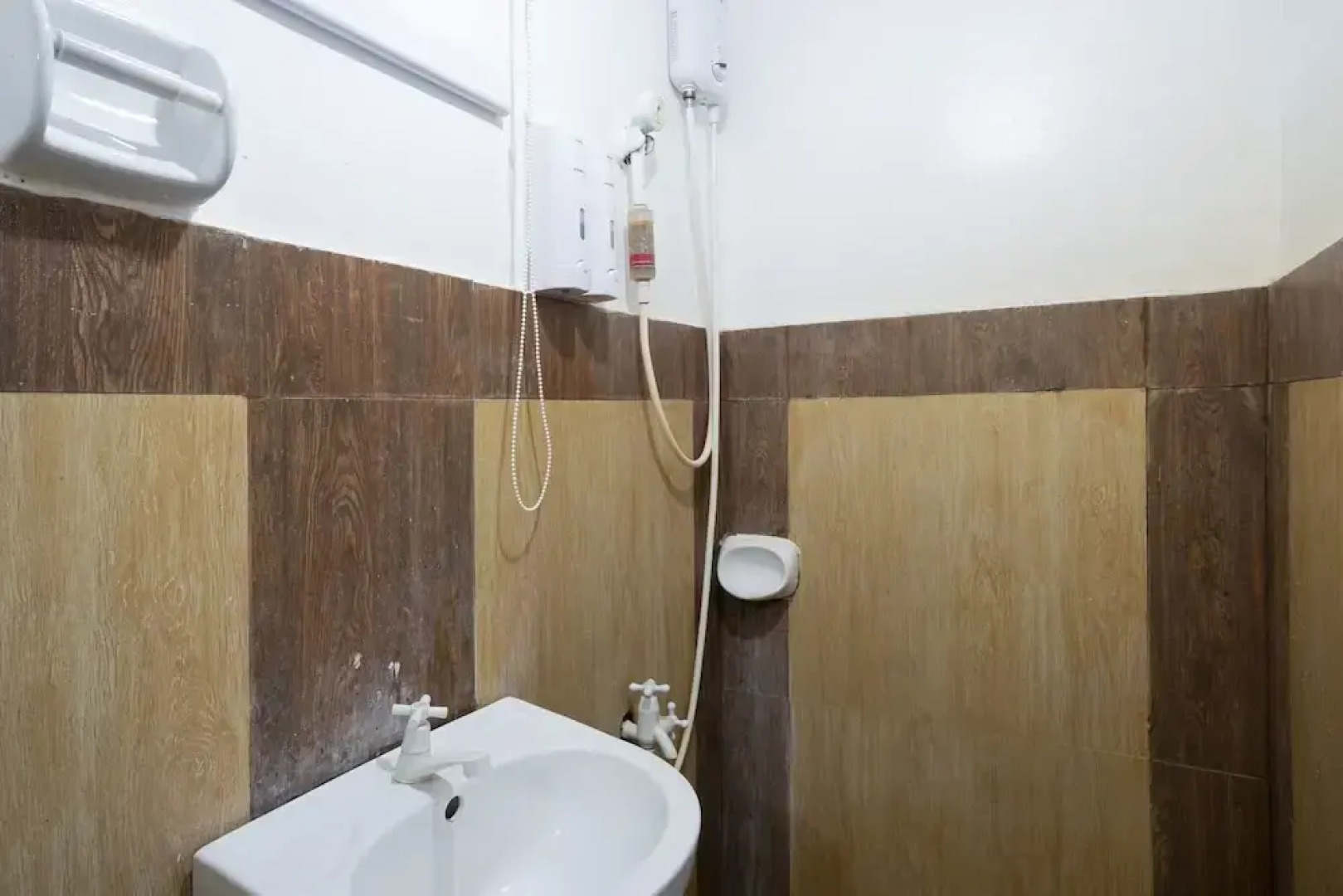 Costas De Liwa Bar & Beach Resort