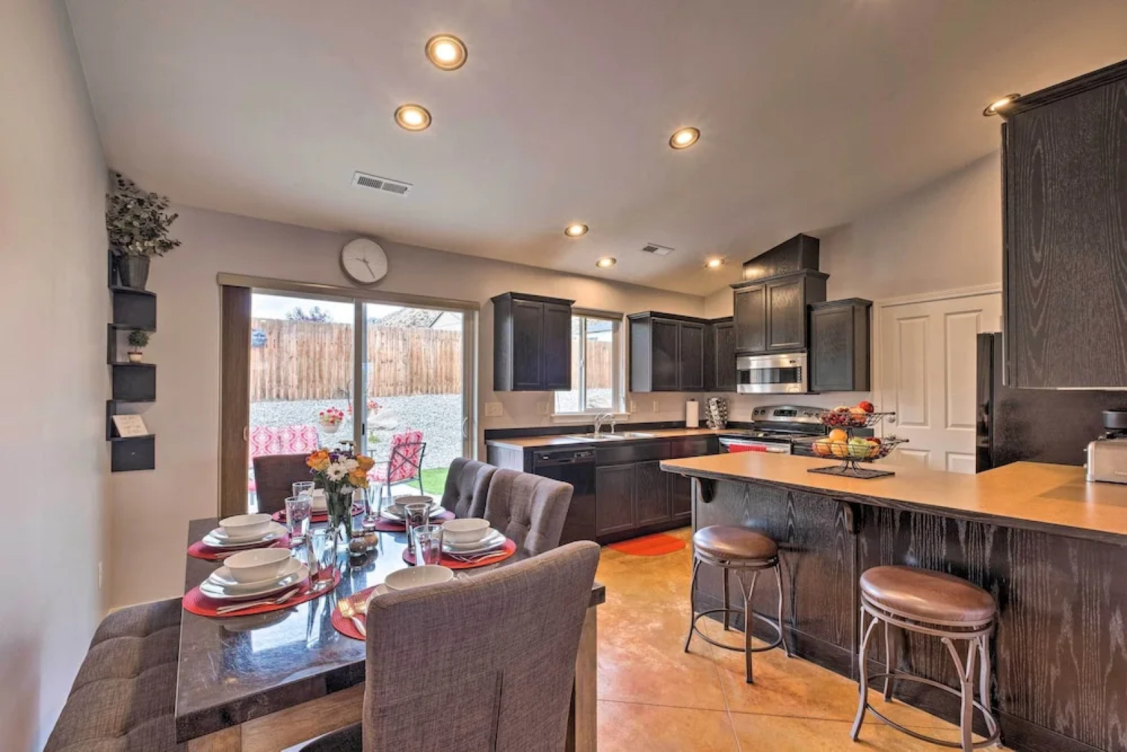 Saddle Rock East: Wenatchee Home < 3 Miles to Town