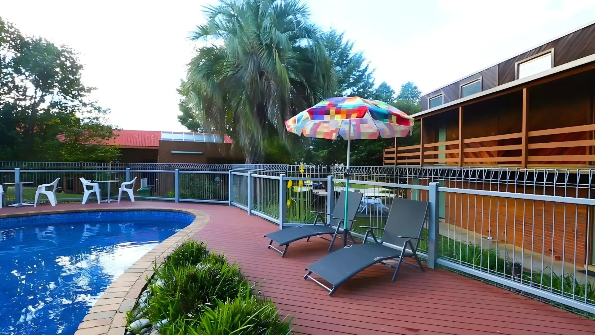 The Birch House - Silver Birches Luxury Accommodation Bright