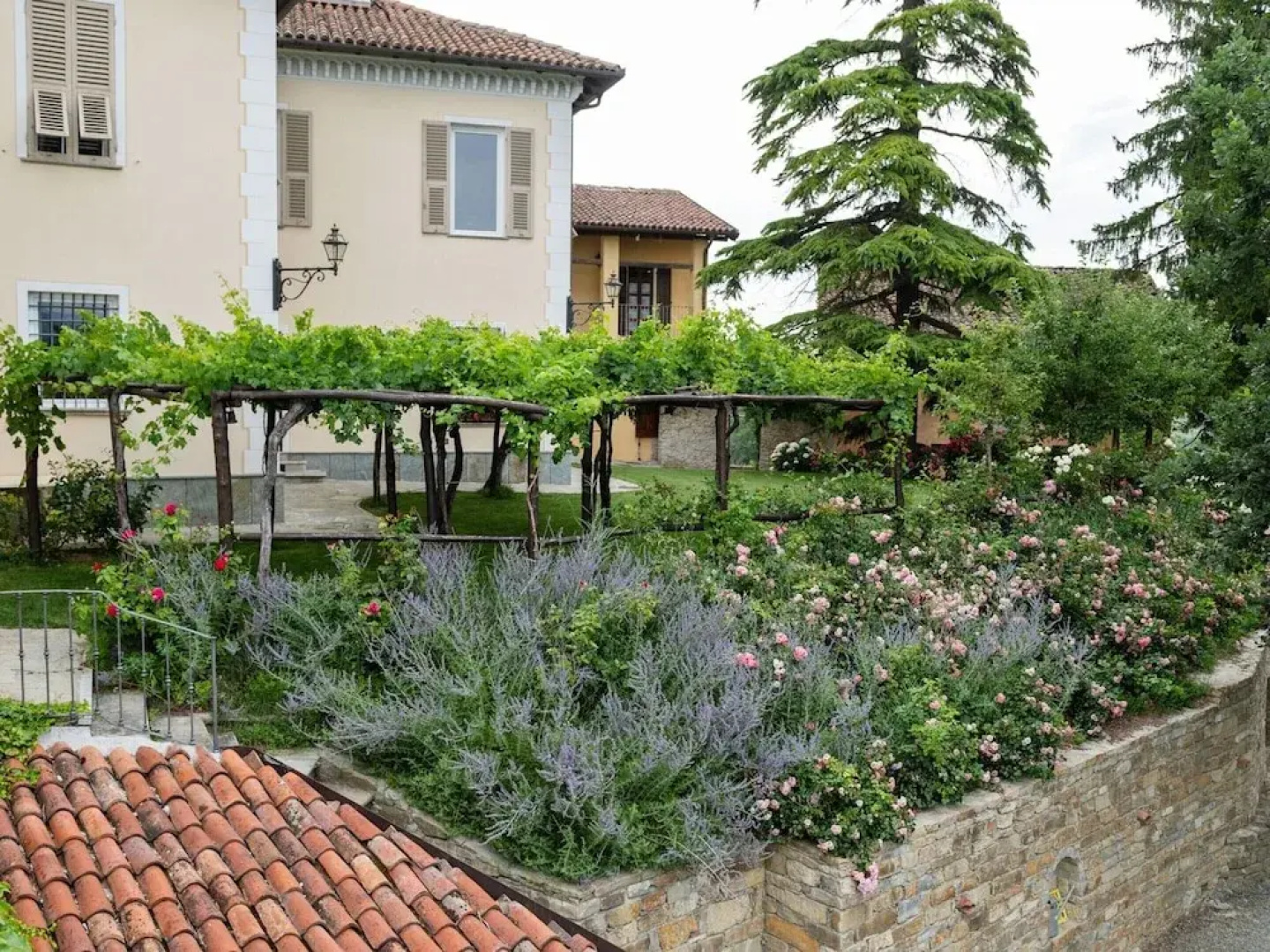 Mansion in Ovada With Pool and Scenic Hills