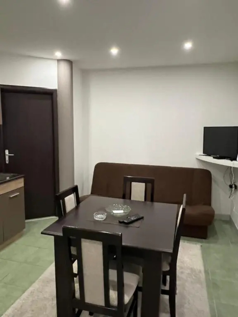 Apartments Vila Brzi & Beka