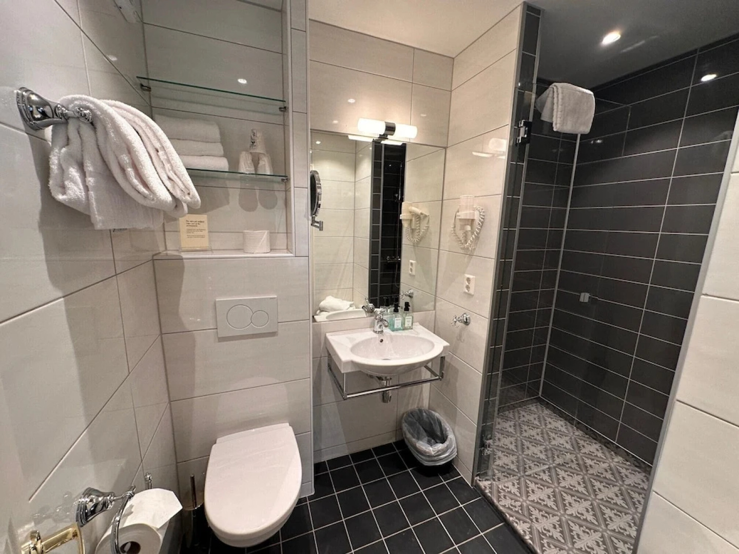 Hofslund Fjord Hotel