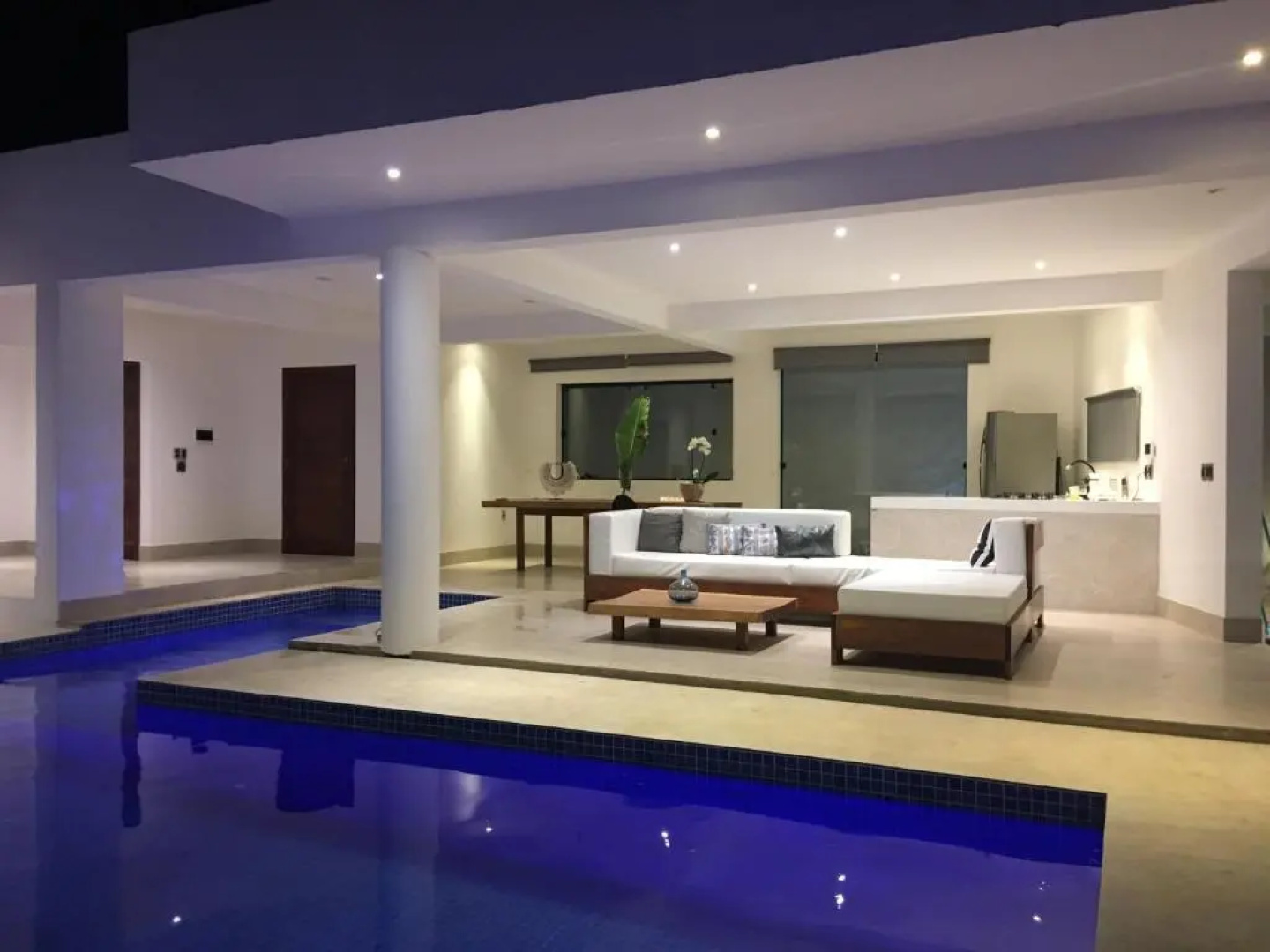 Blanc Residence