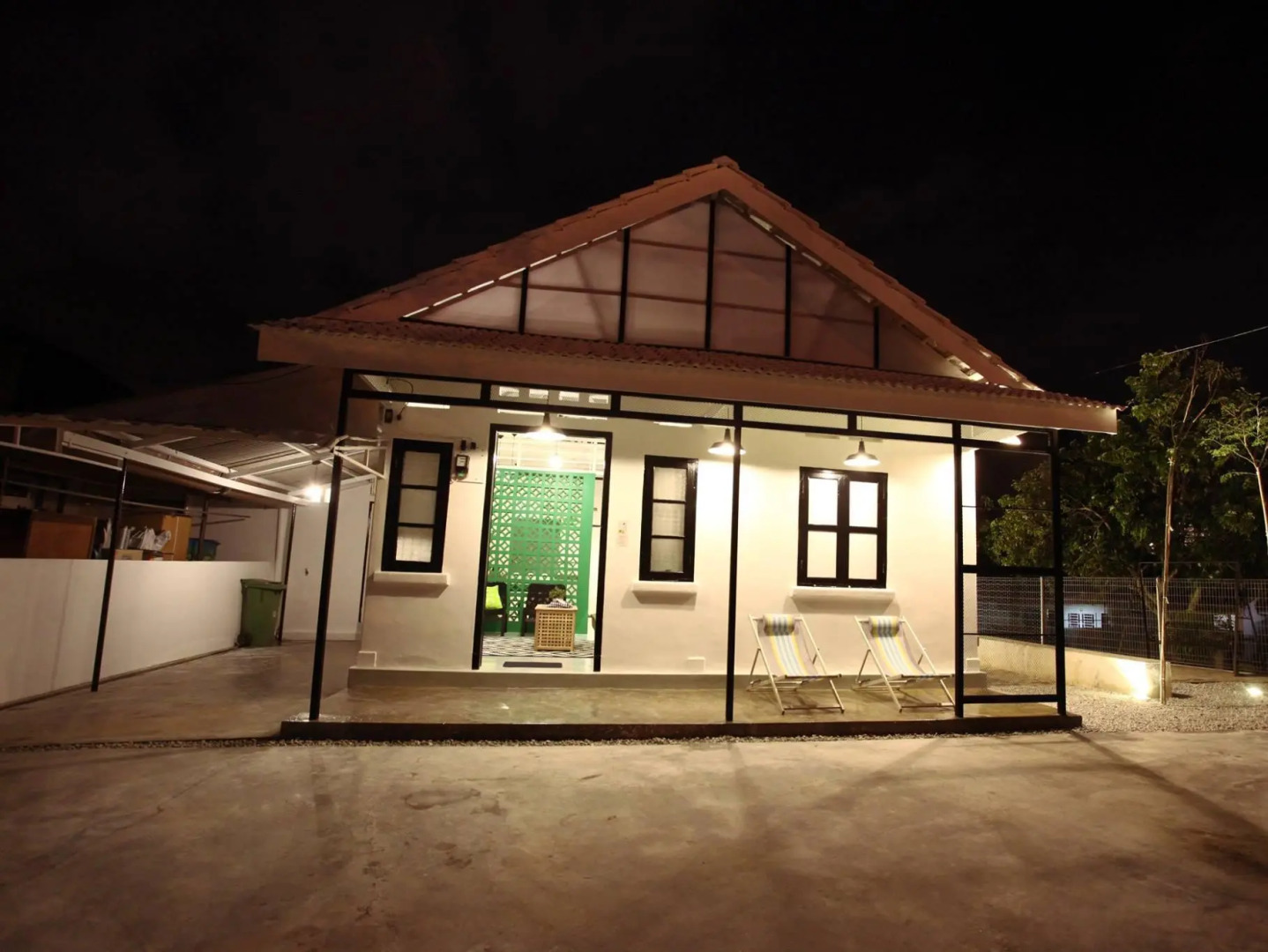 Stay Songsong Mount Erskine