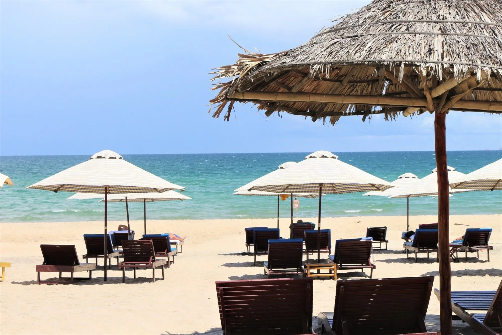 Under the coconut tree - Hostel