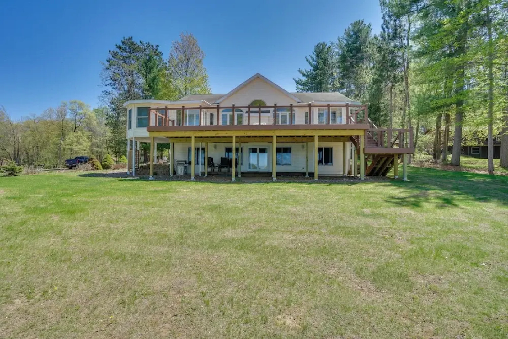 Spacious Lakefront New Auburn Home w/ Sunroom