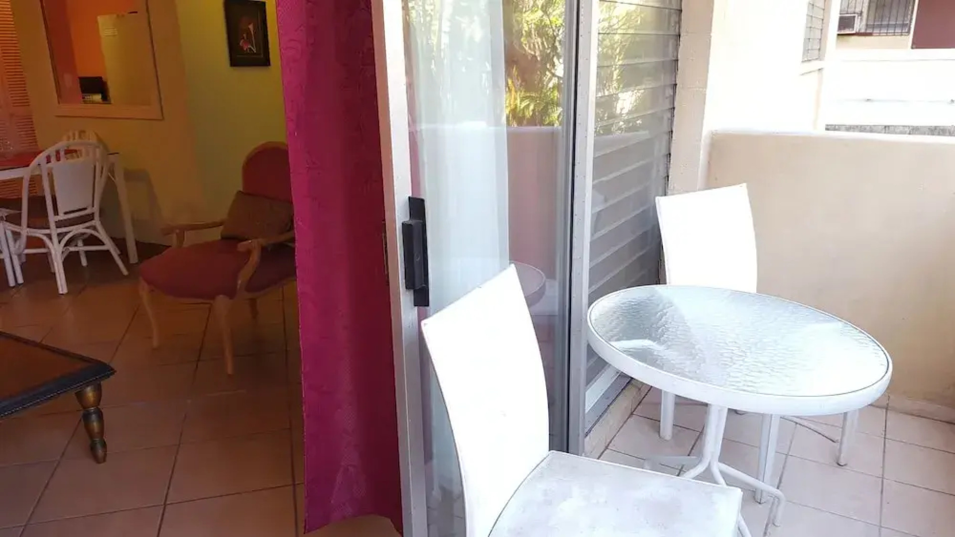 Renovated one bedroom 2 min to the beach