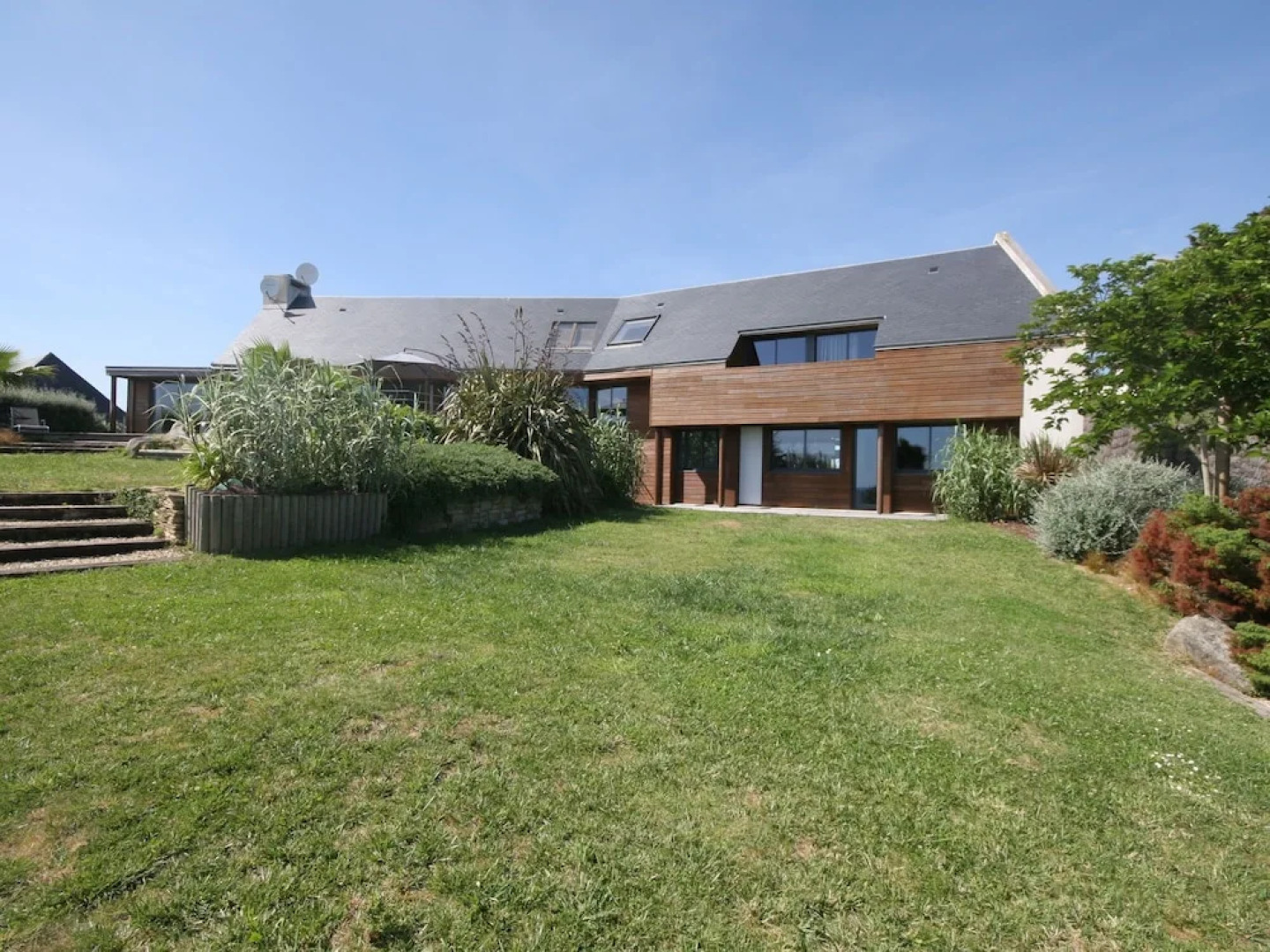 Elite Holiday Home with Private Pool in Plouhinec France