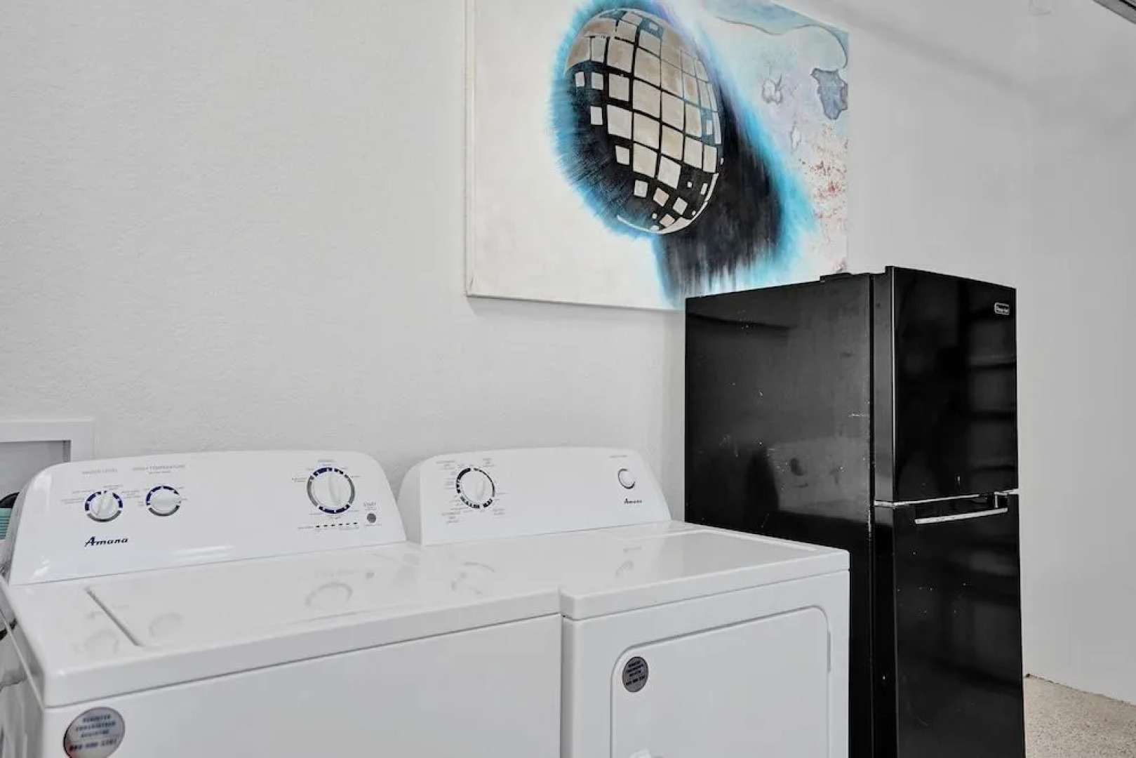 Lavish 8 Br Estate with Pool & Courts