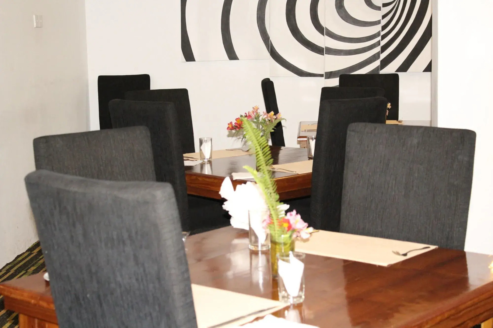 La Cottage Boutique Hotel & Restuarant