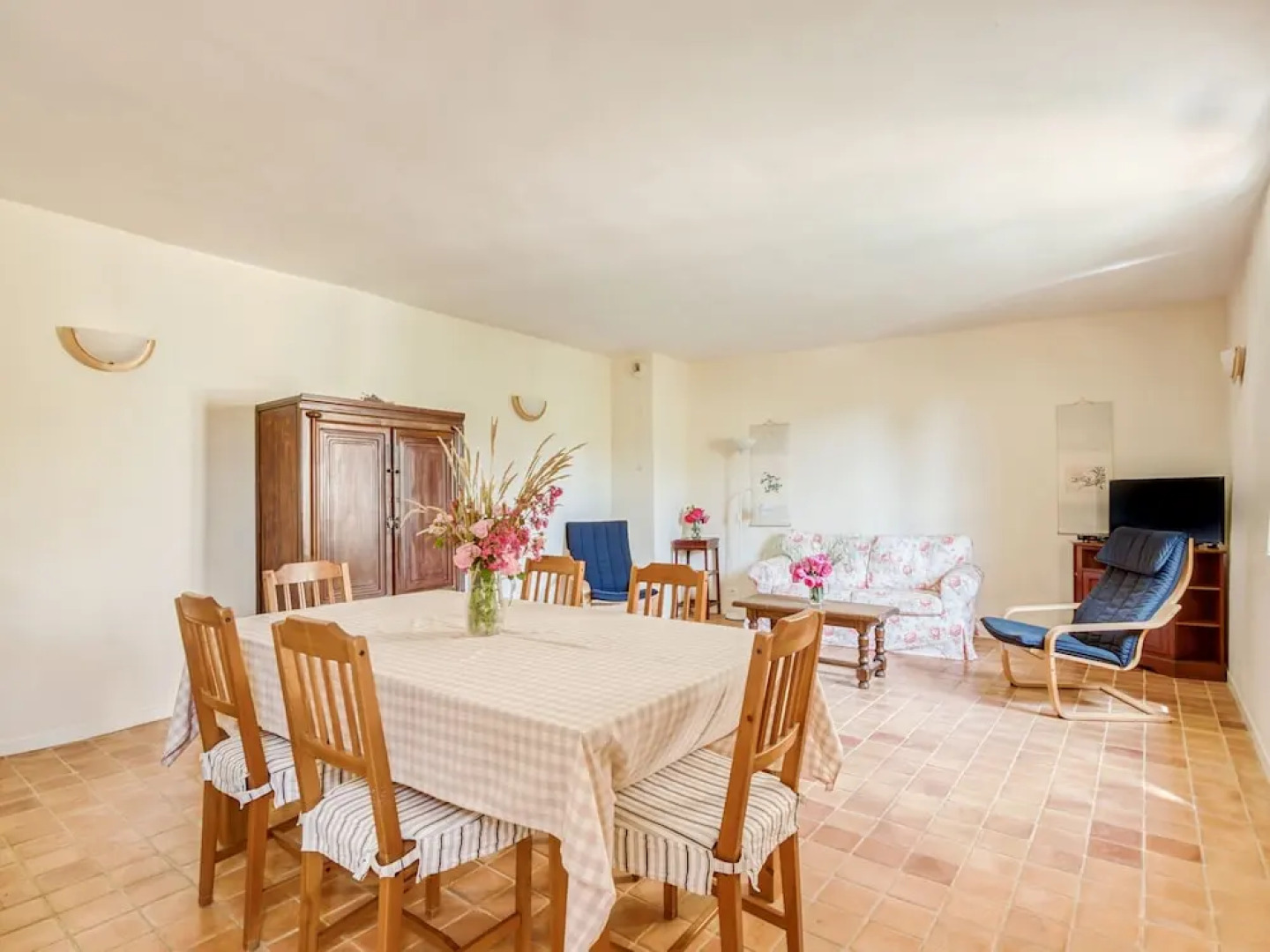 Secluded Holiday Home in Rustrel With Swimming Pool