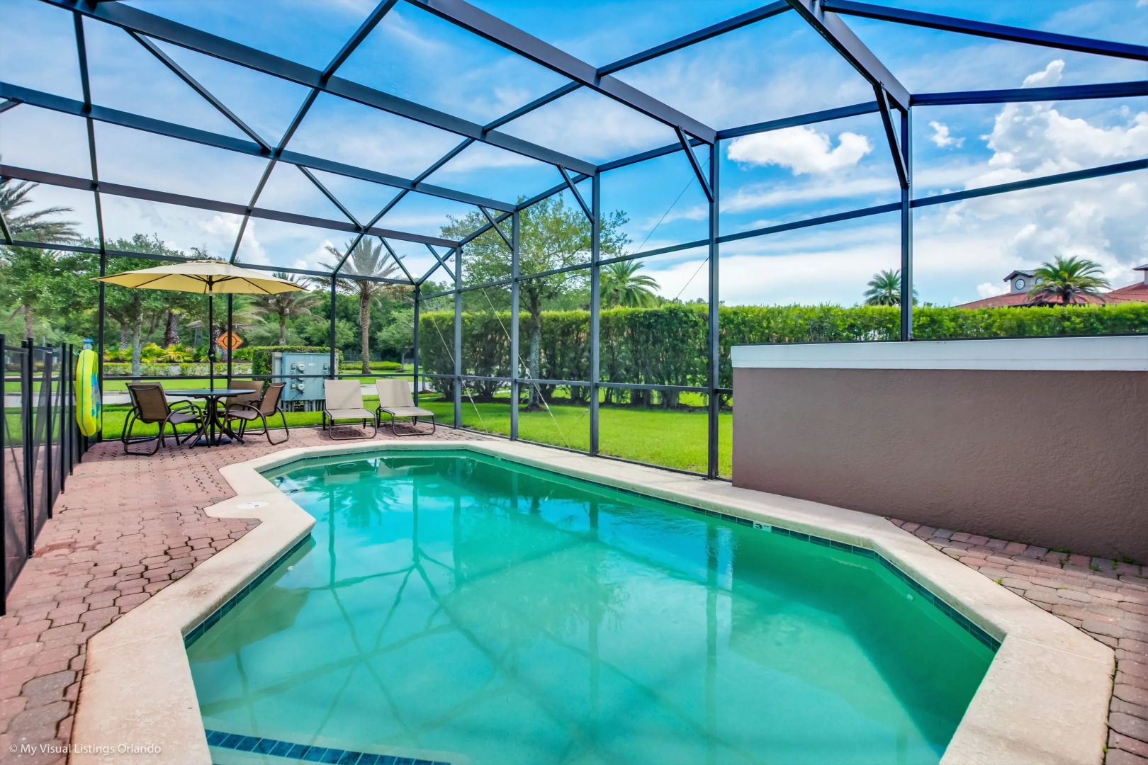4 bed town home with full size pool Close to Disne