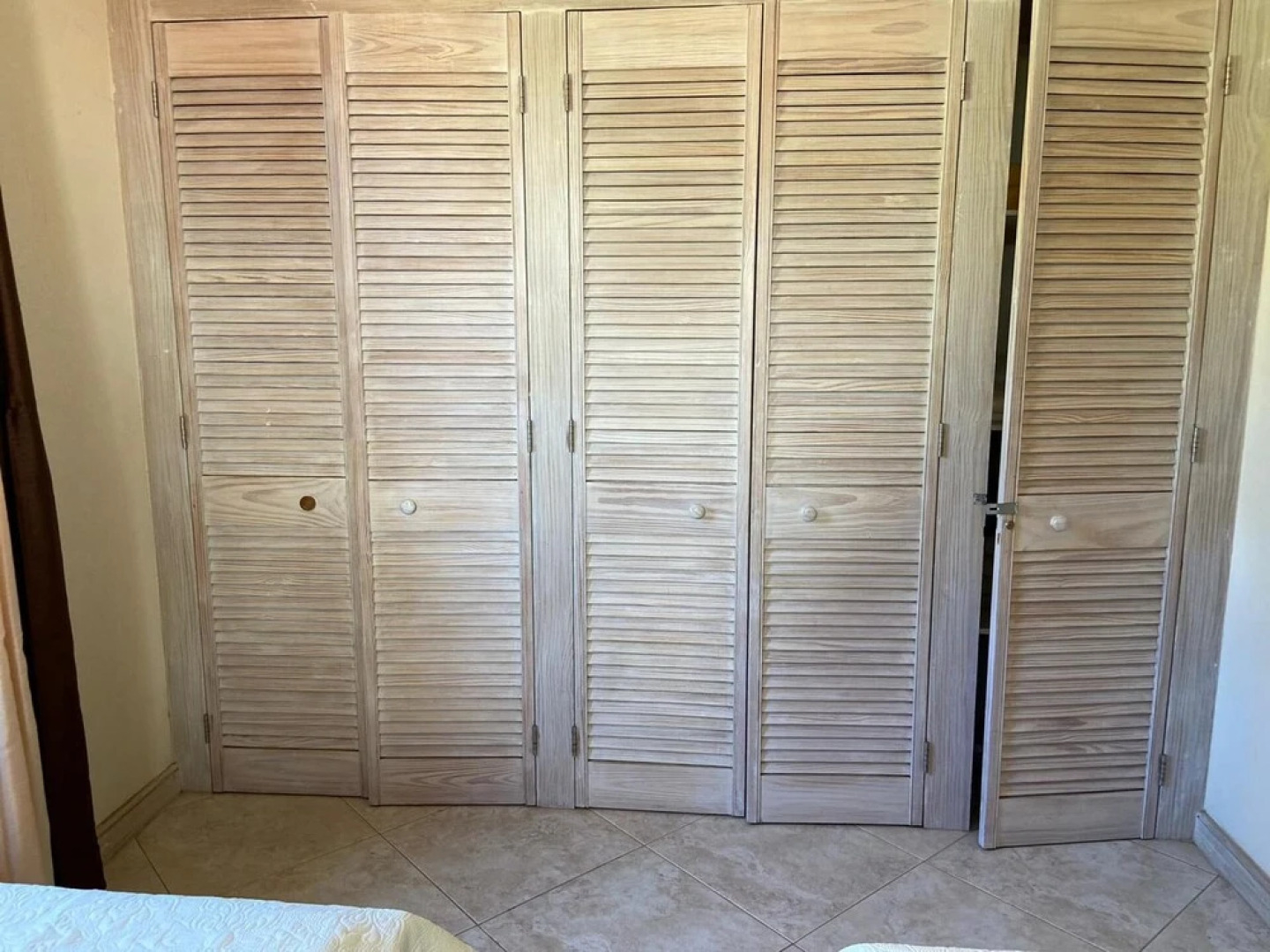 Inviting 2-bed Apartment West Coast Private