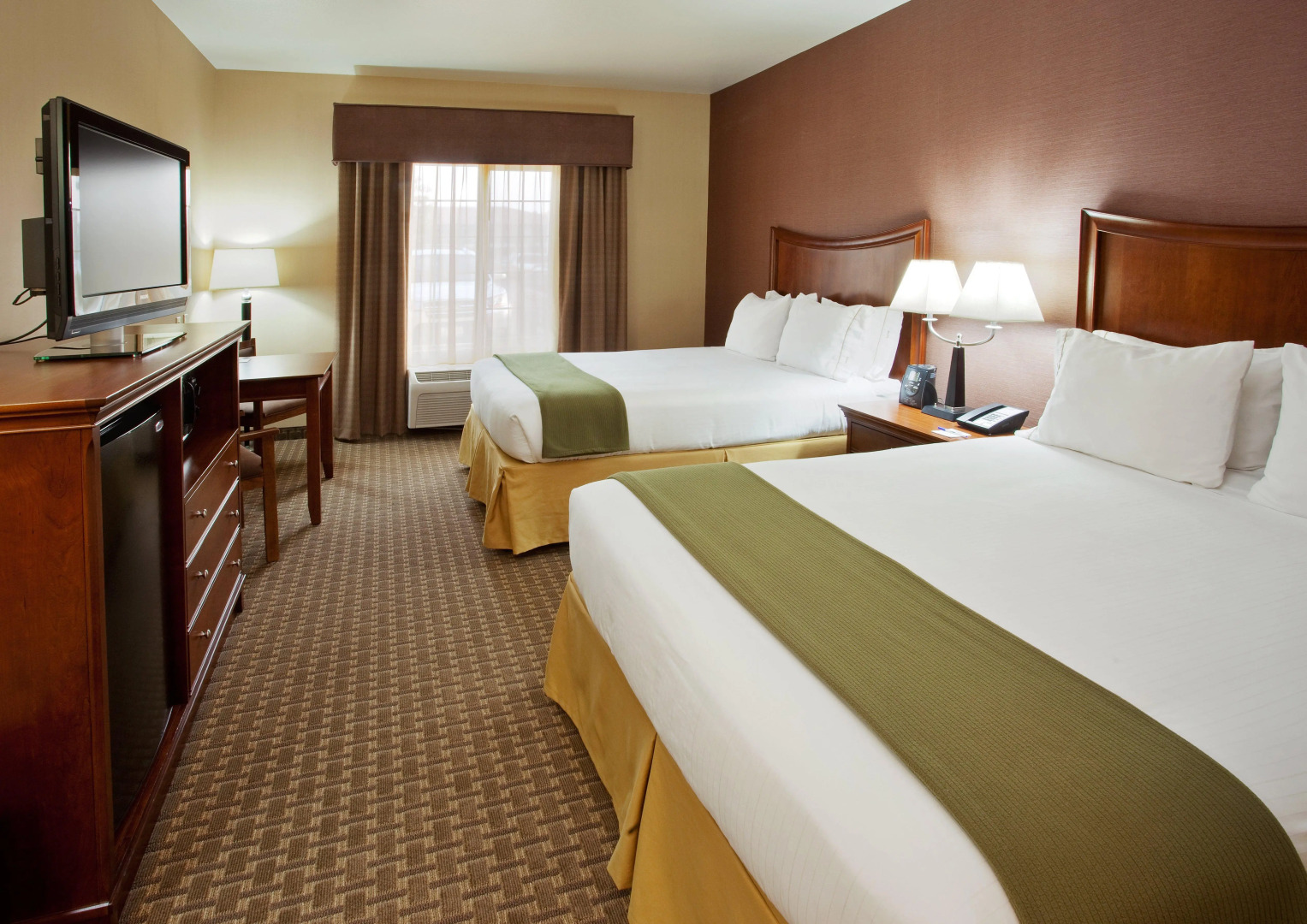 Holiday Inn Express & Suites Willows by IHG