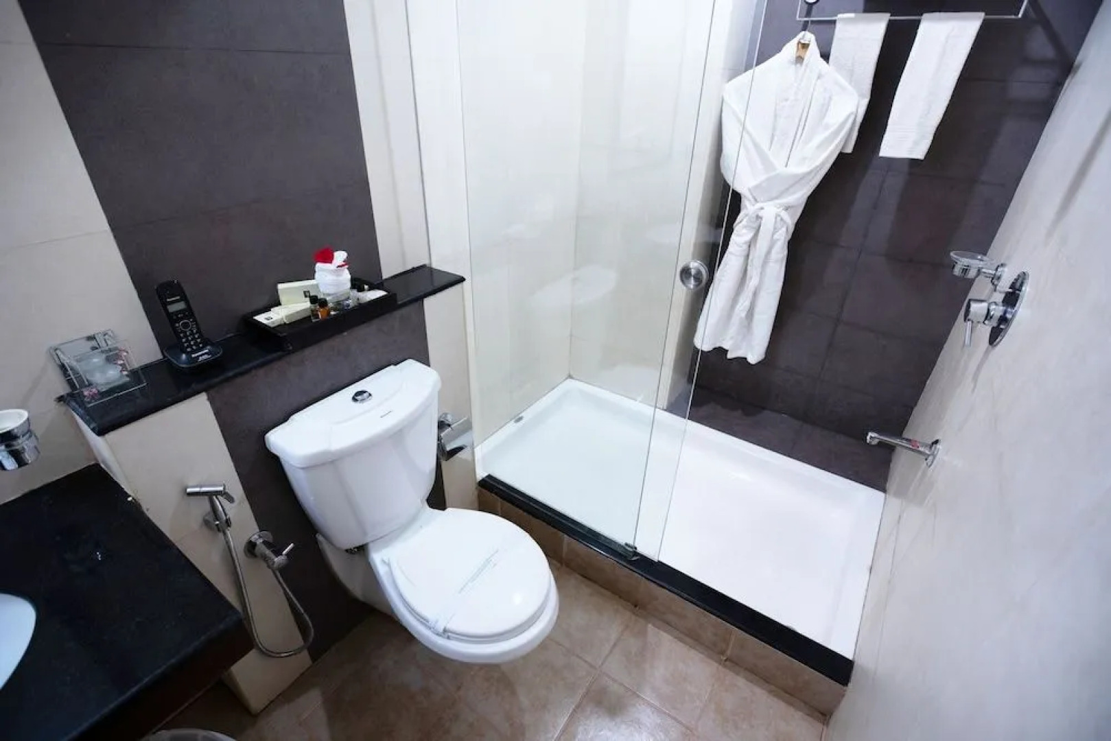 Hotel Pookodans International