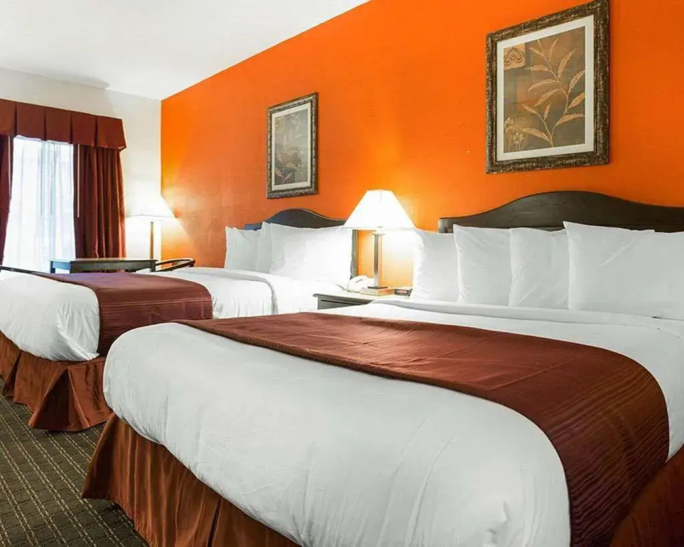 Quality Inn & Suites At Six Flags