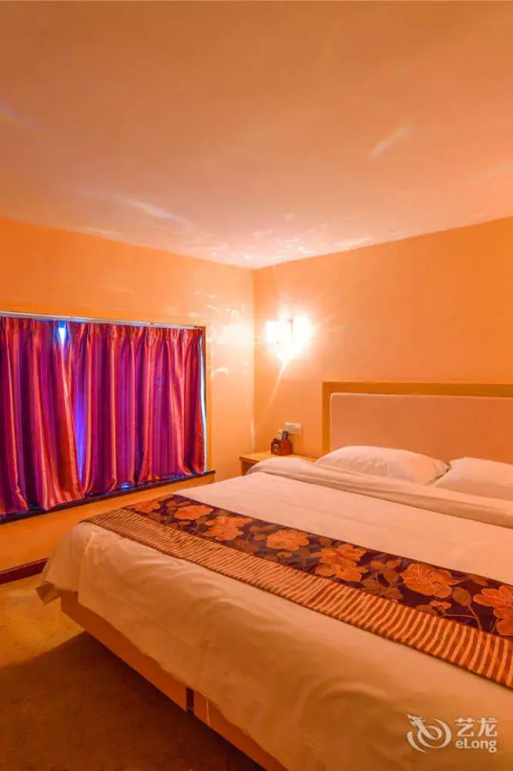 Xianning Jia Yuan Business Hotel