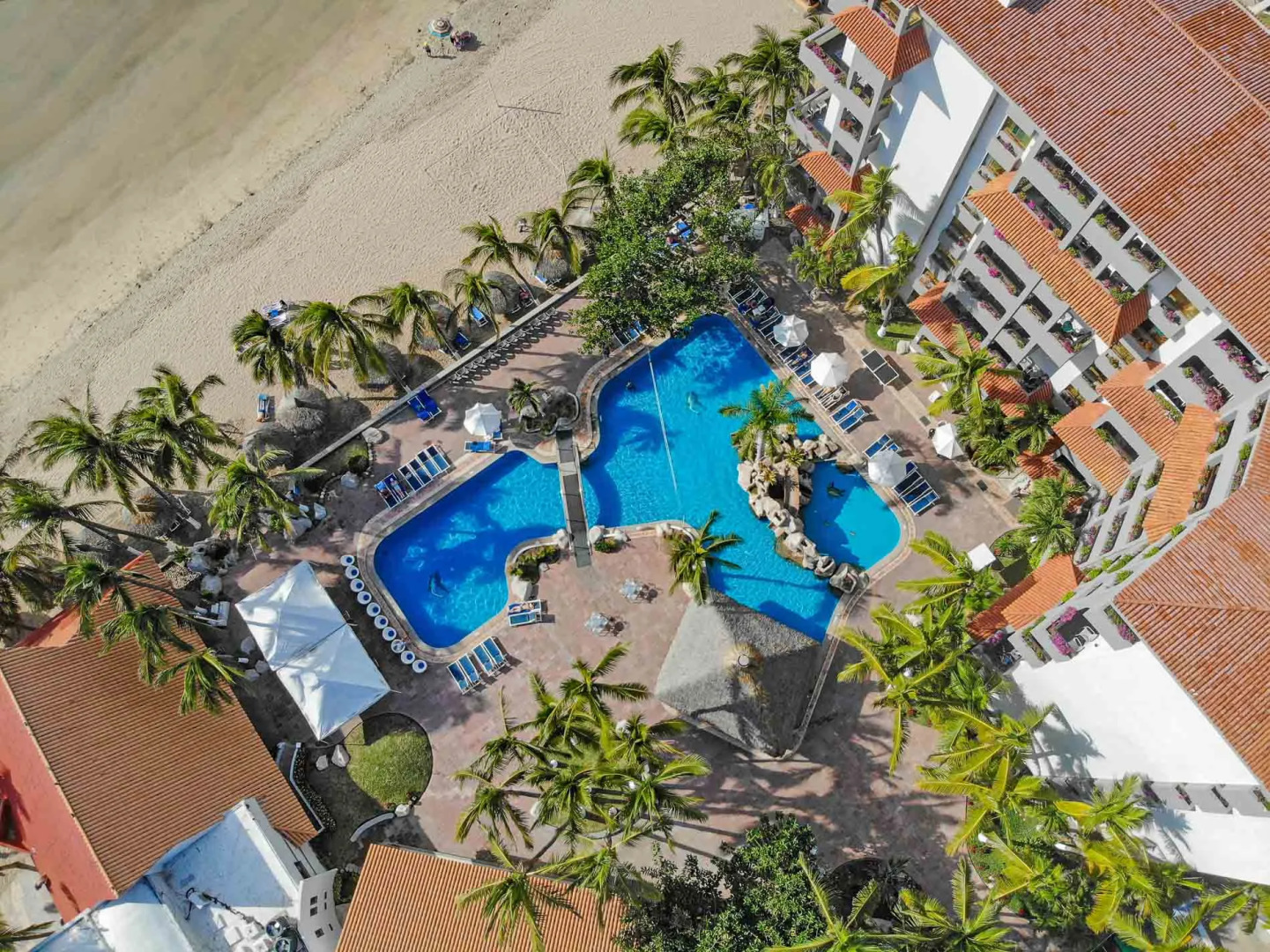 Luna Palace Hotel and Suites