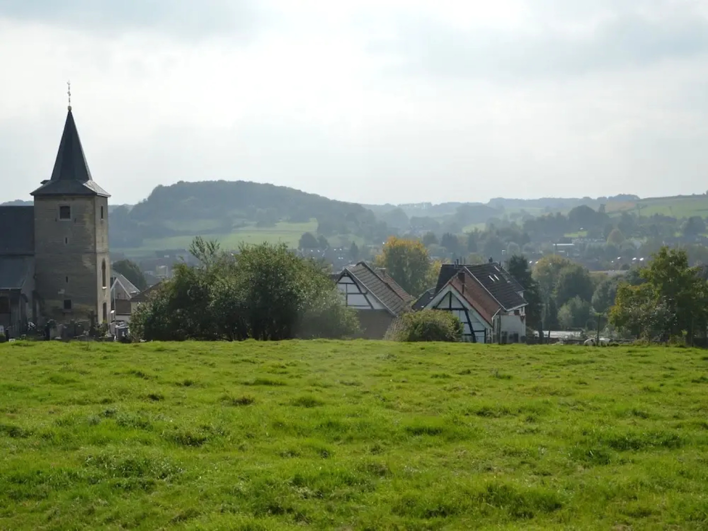 Snug Apartment in Schin op Geul Near Public Pool