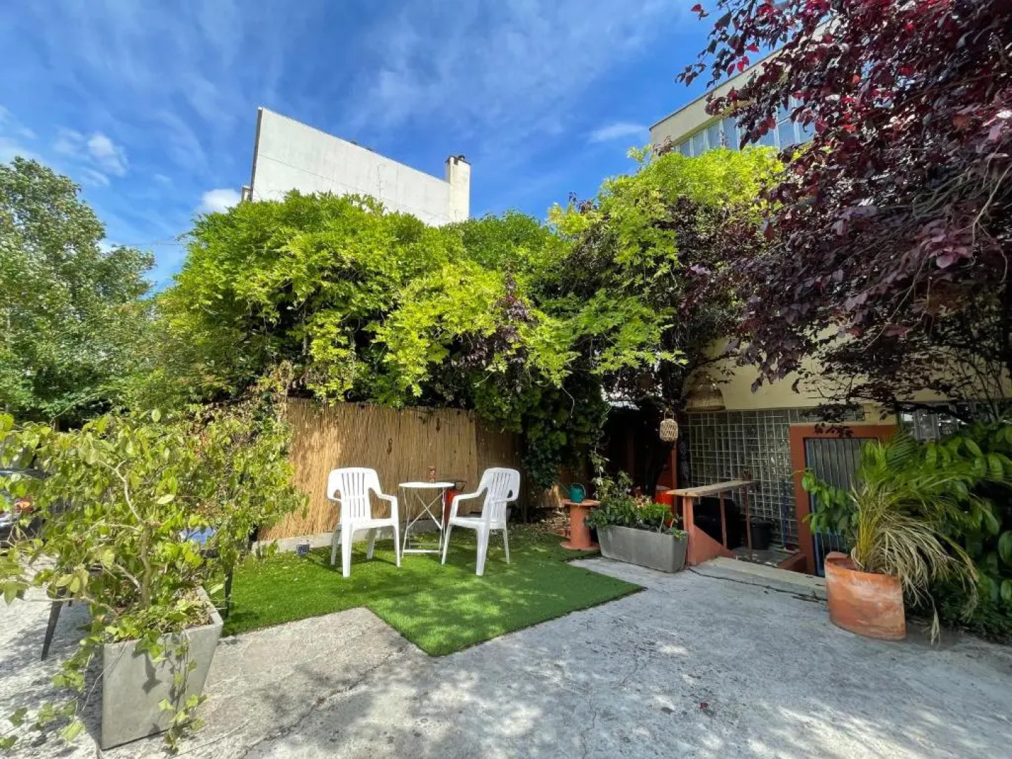 Très beau Studio Lumineux refait a Neuf !