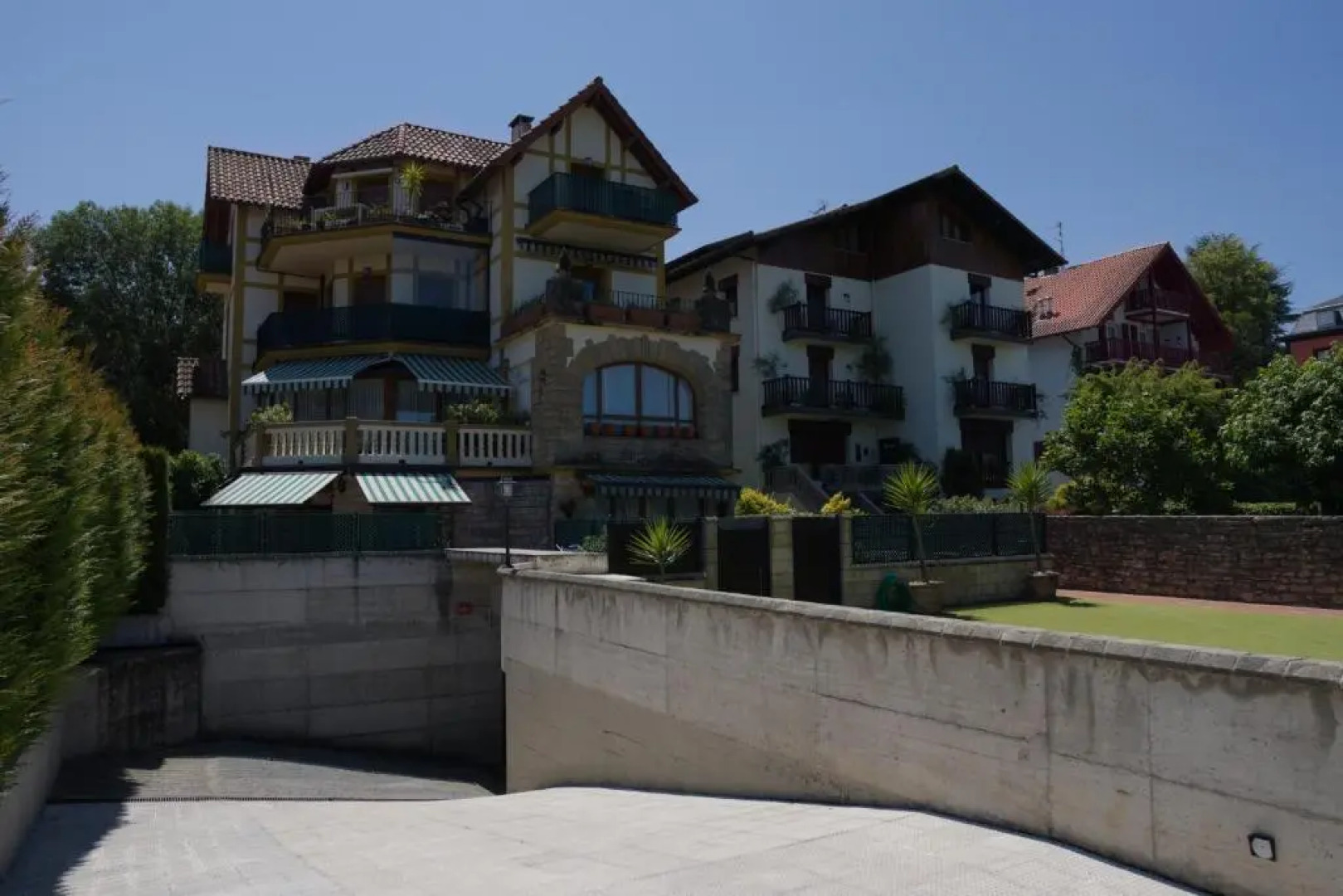 Piso reformado en 1ª línea Hondarribia (ESS02190)