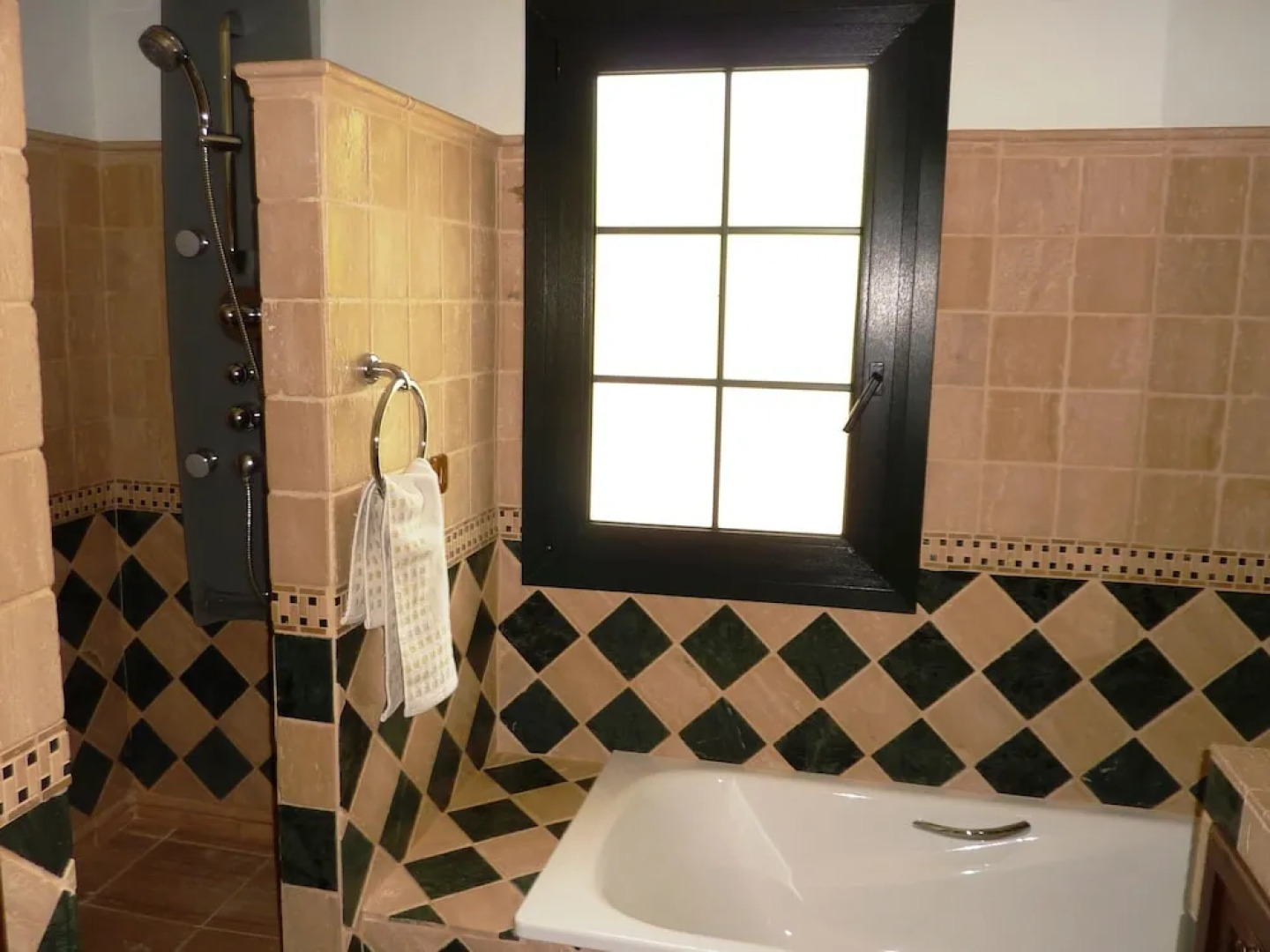 Luxury Villa with Great Mountain Views, Pool, Sauna, Jacuzzi And Padel Court