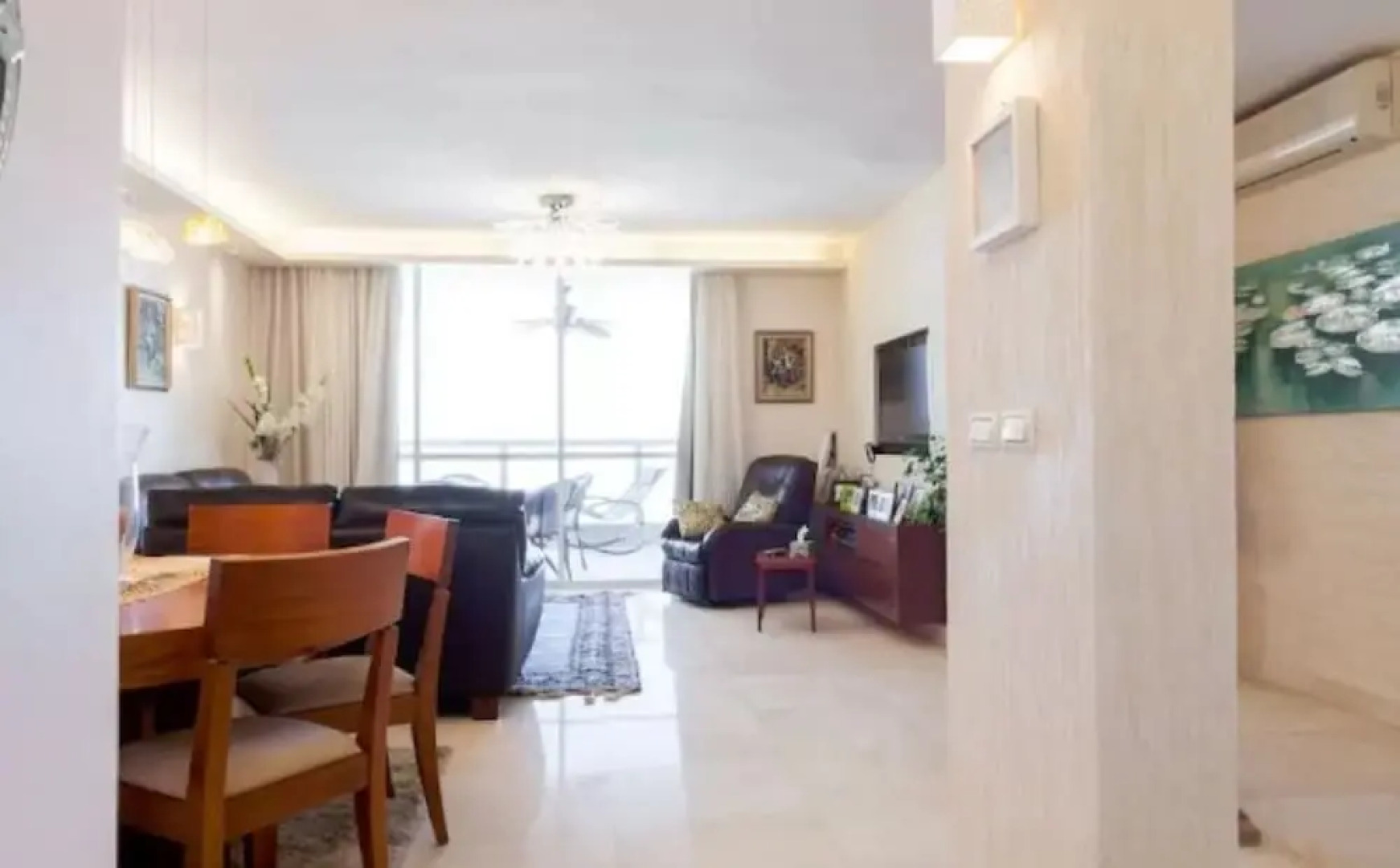 Modern Apartment With Sea View