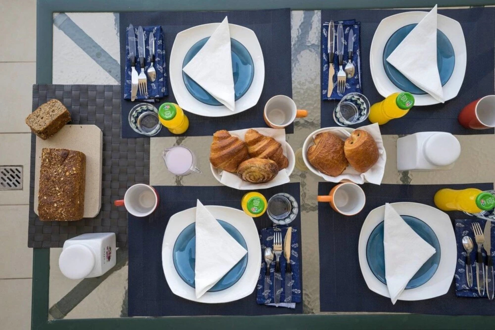 Luxury Marina View - Modern and Luxurious View