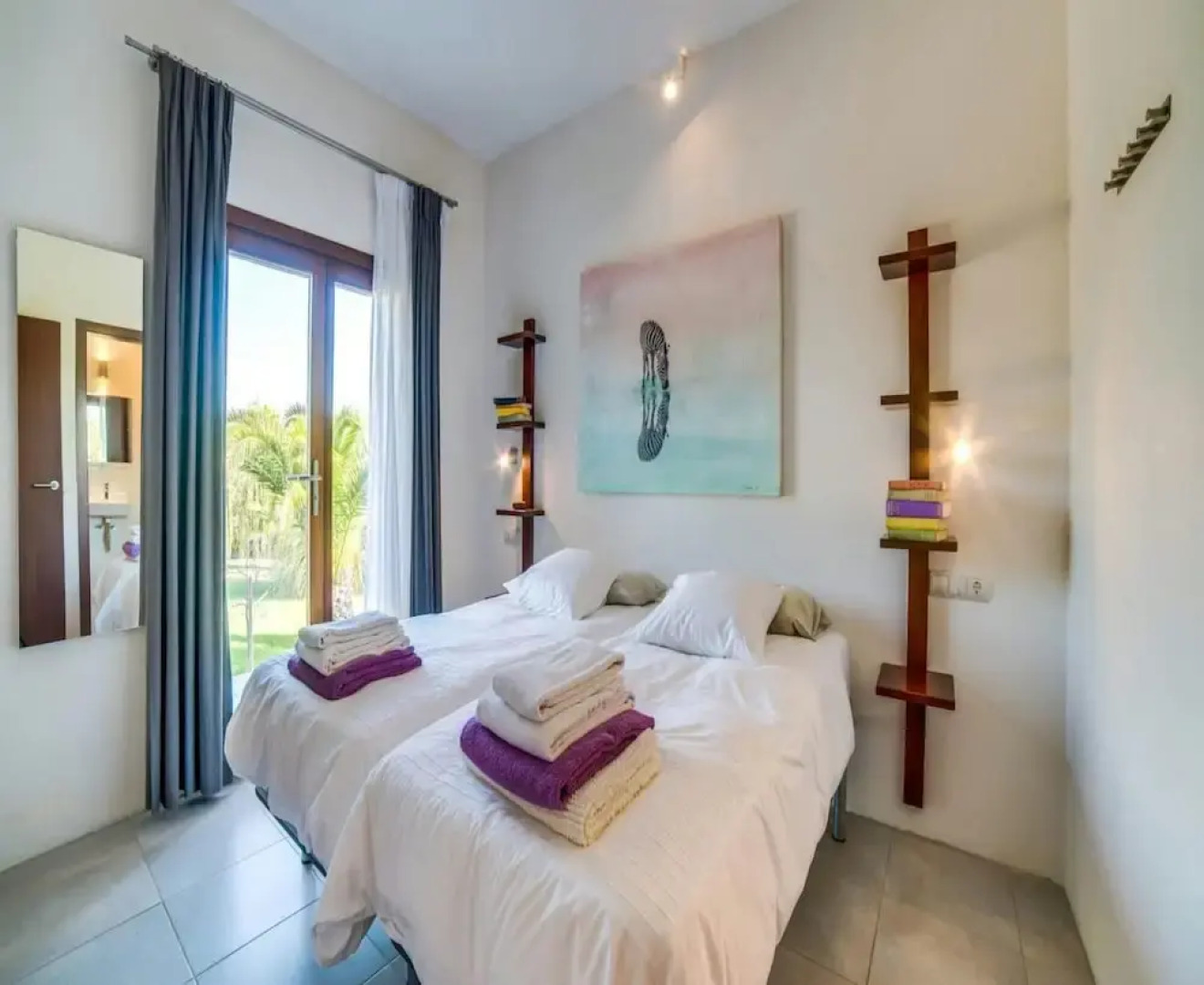 Spacious Villa With Infinity Pool