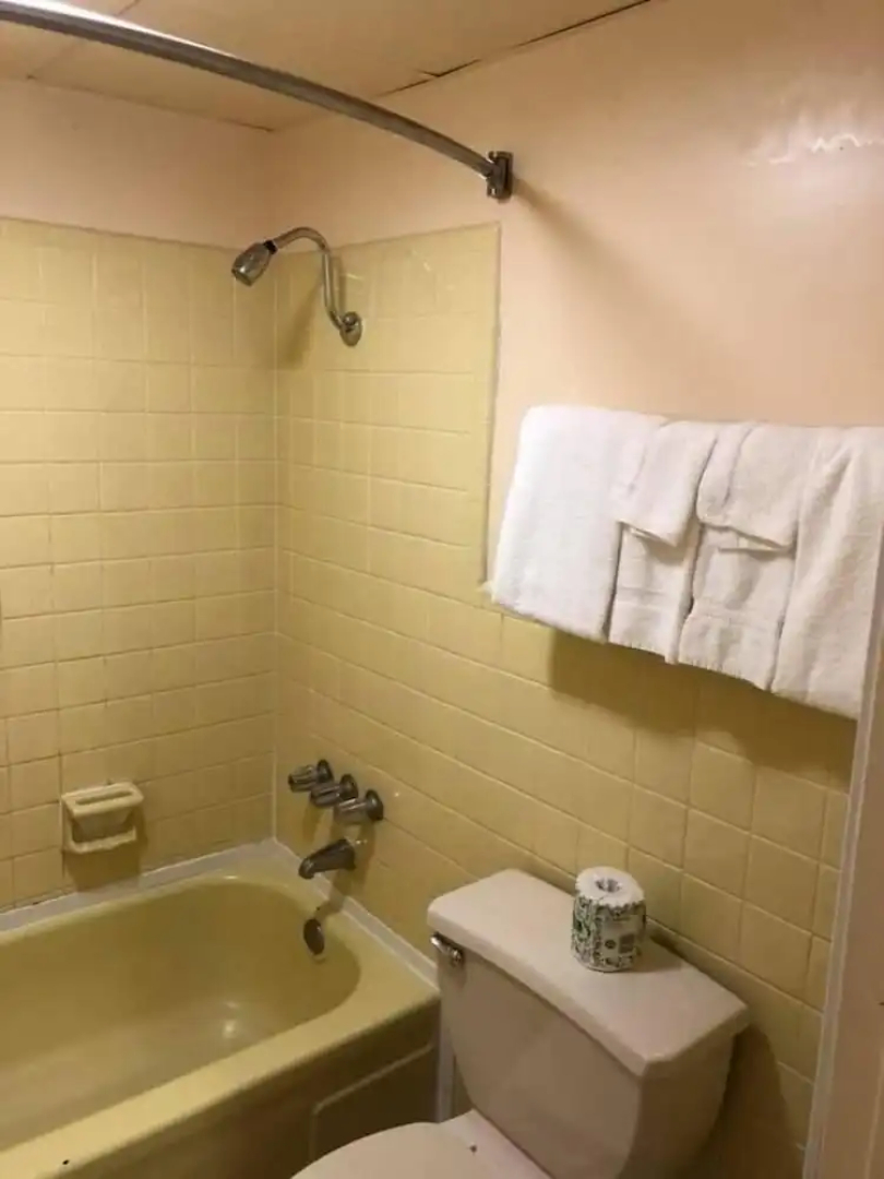 Scottish Inn & Suites
