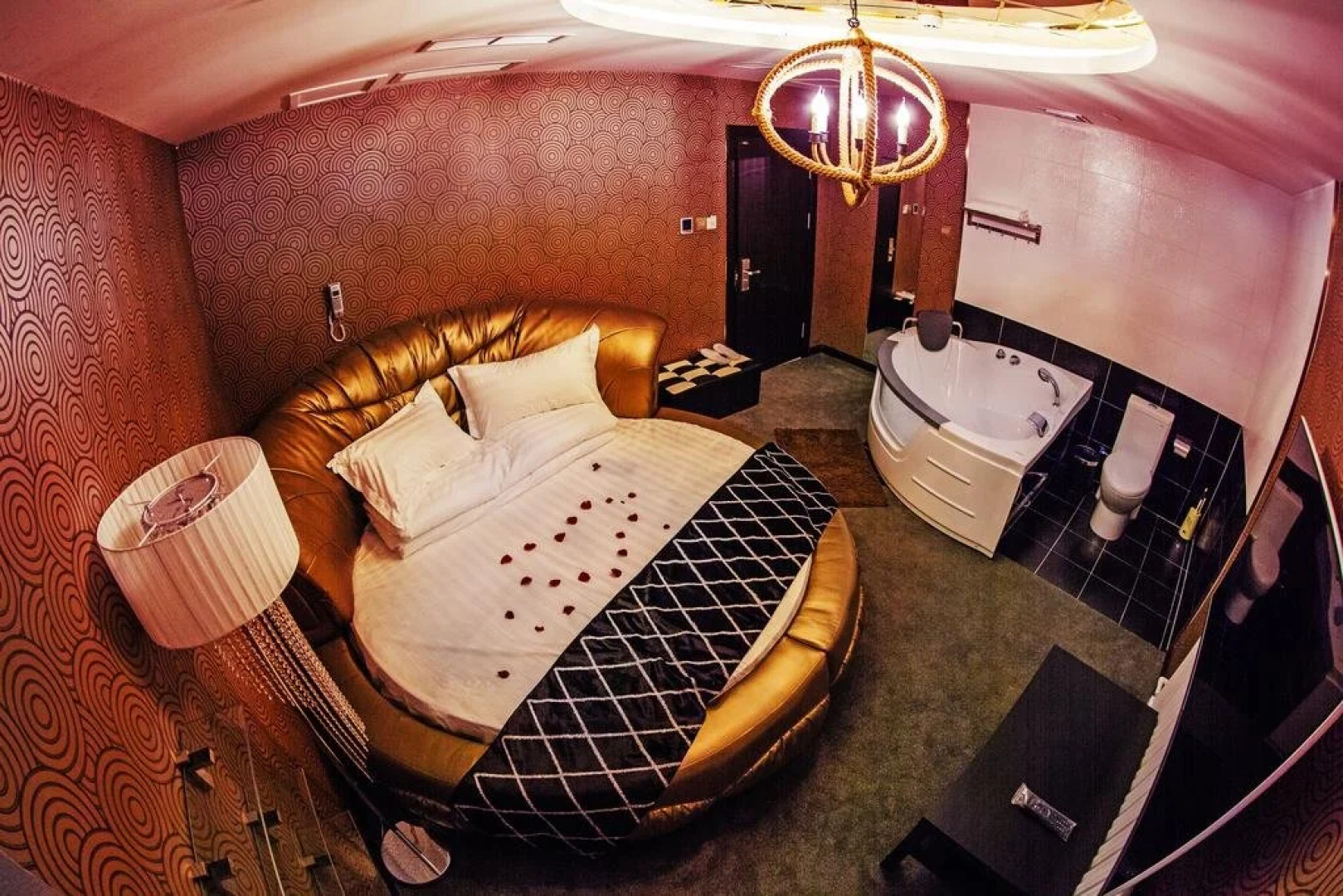 Dalian 1219 Theme Hotel