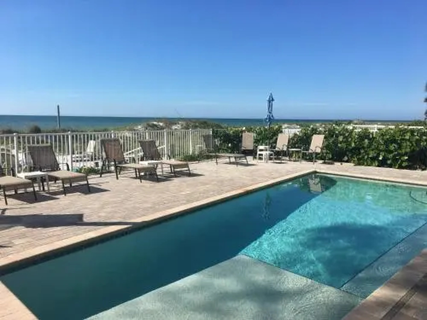 Joyce's Beachfront Suite 3