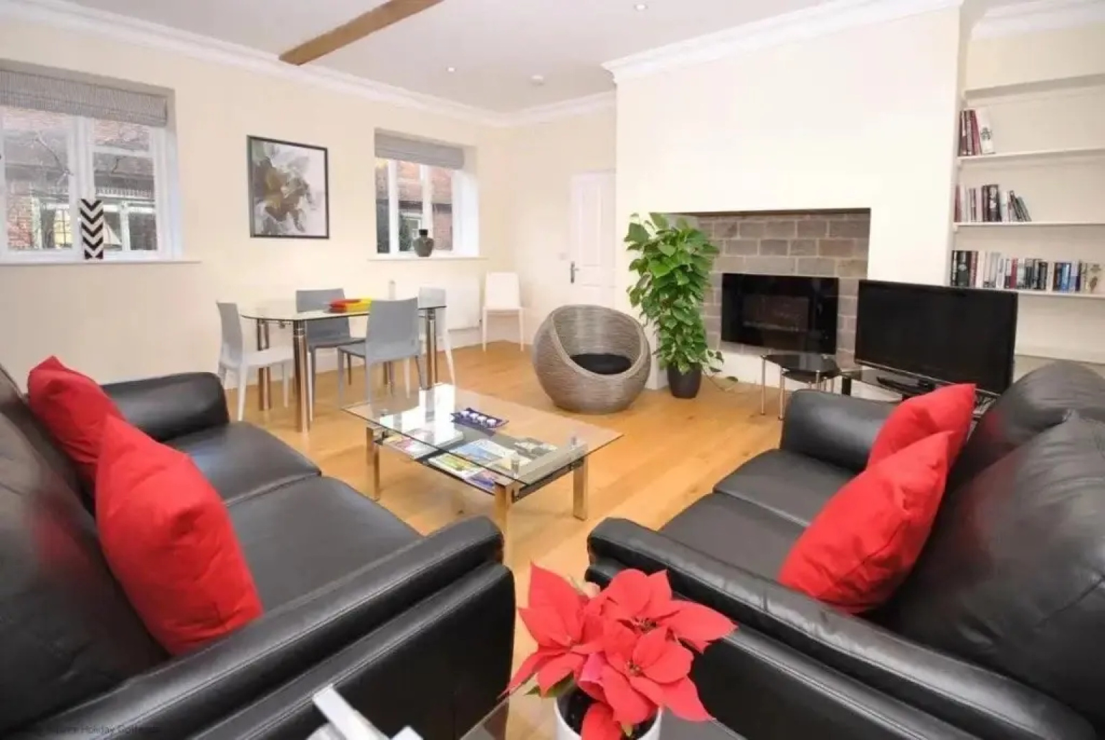 8 Angel Yard, Midhurst
