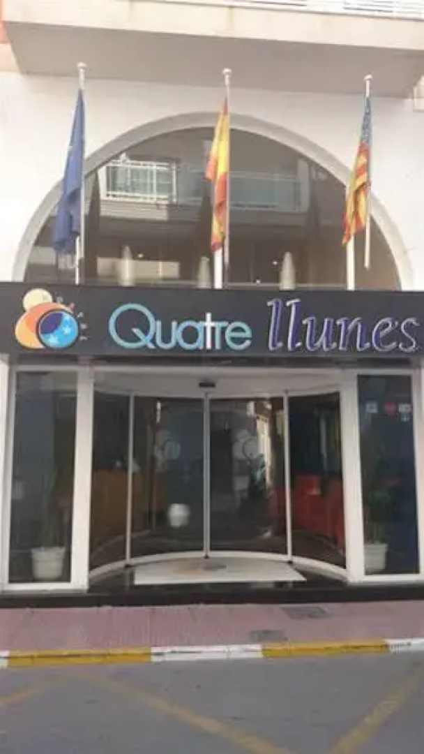 Hotel Quatre Llunes