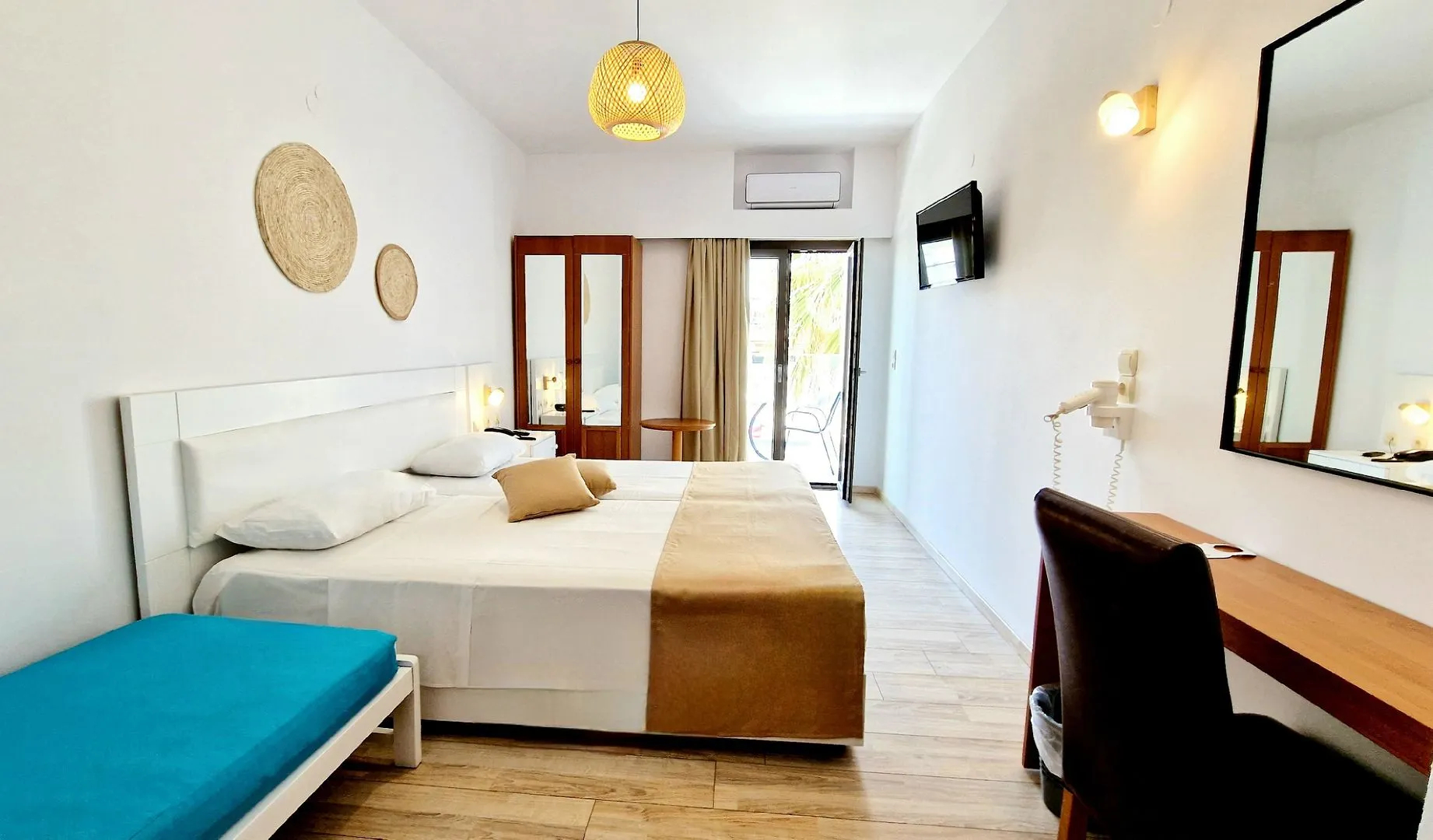 Sunset Beach Hotel