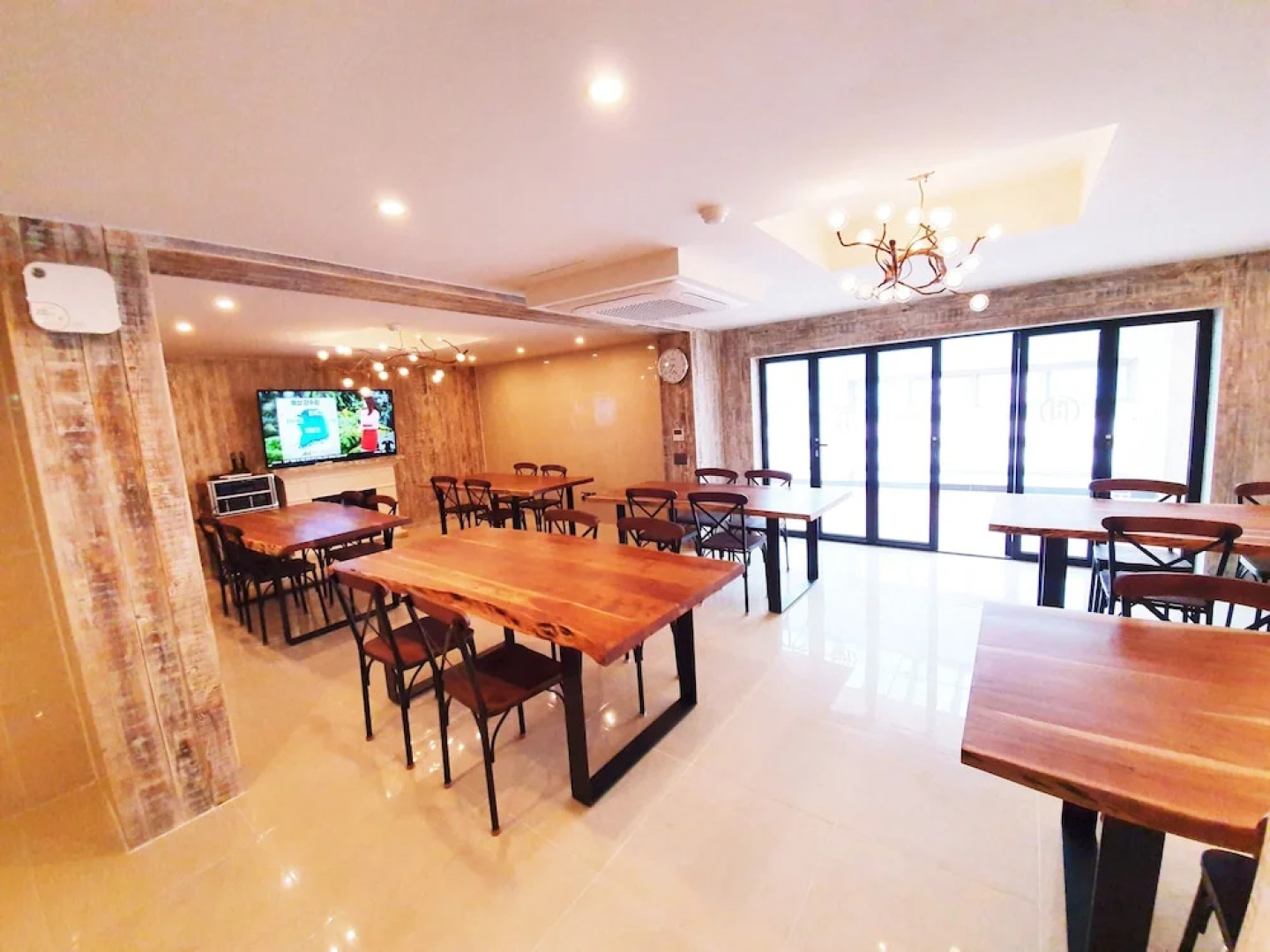 Uneed Business Hotel