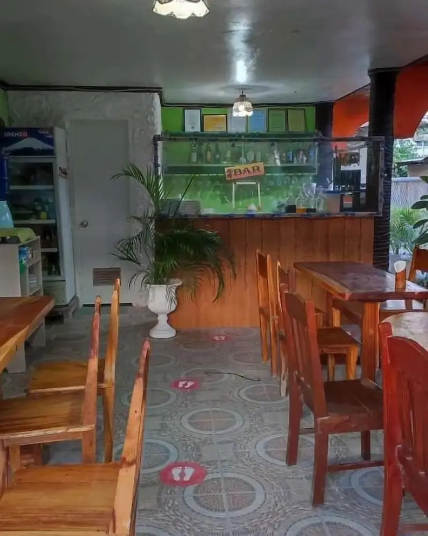 Guanna's Place Room and Resto Bar