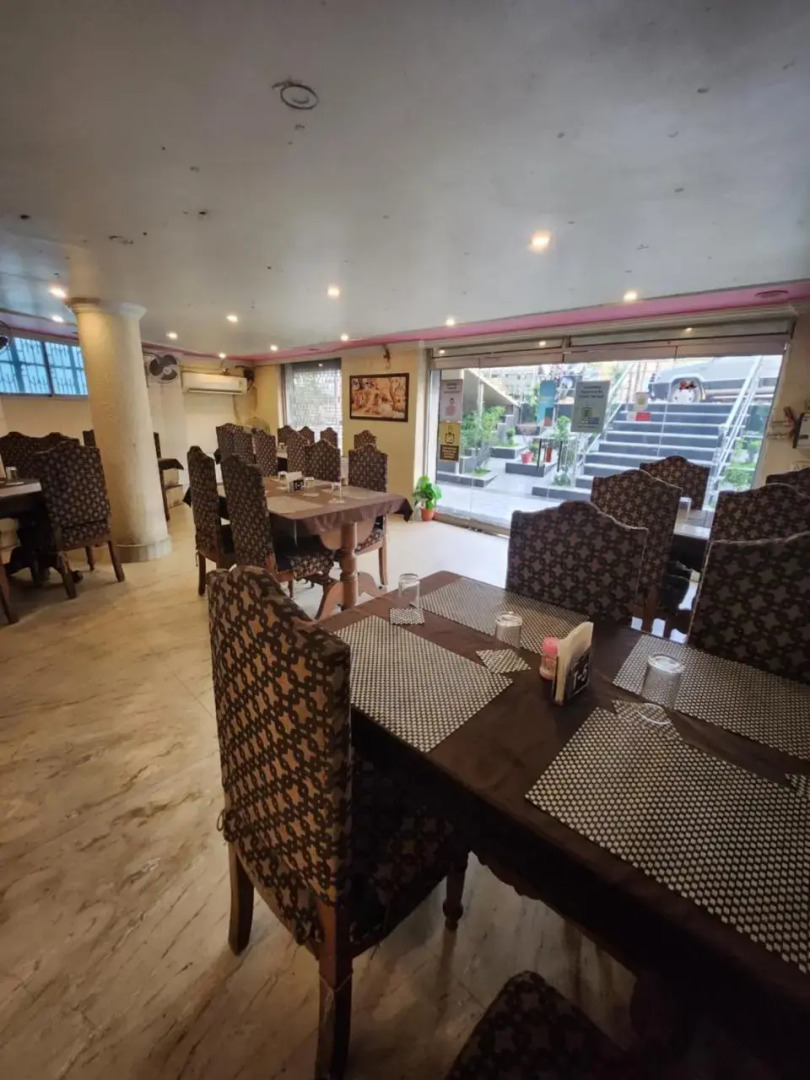 OYO 27950 Hotel Priyanka International